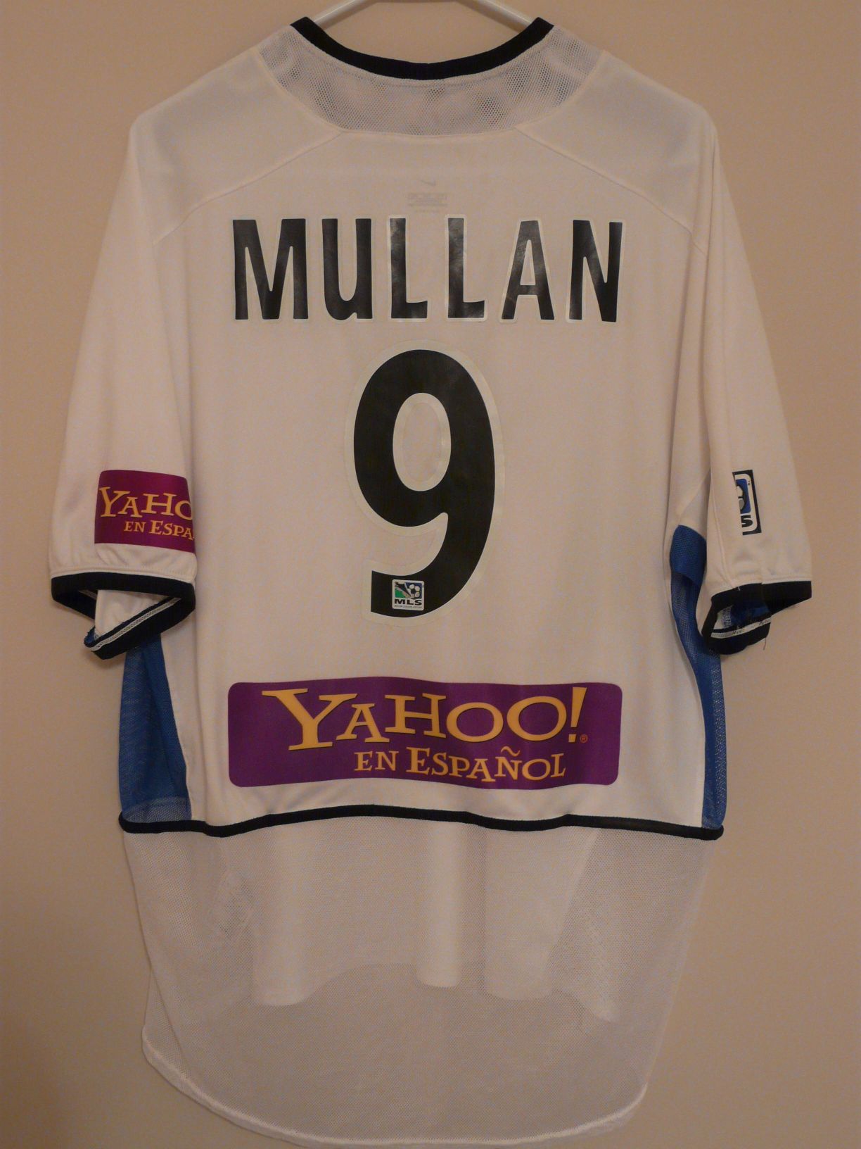 trikot-418-earthquakes-mullan-r58722151-8459-6328-507E-BB08F9645F74.jpg