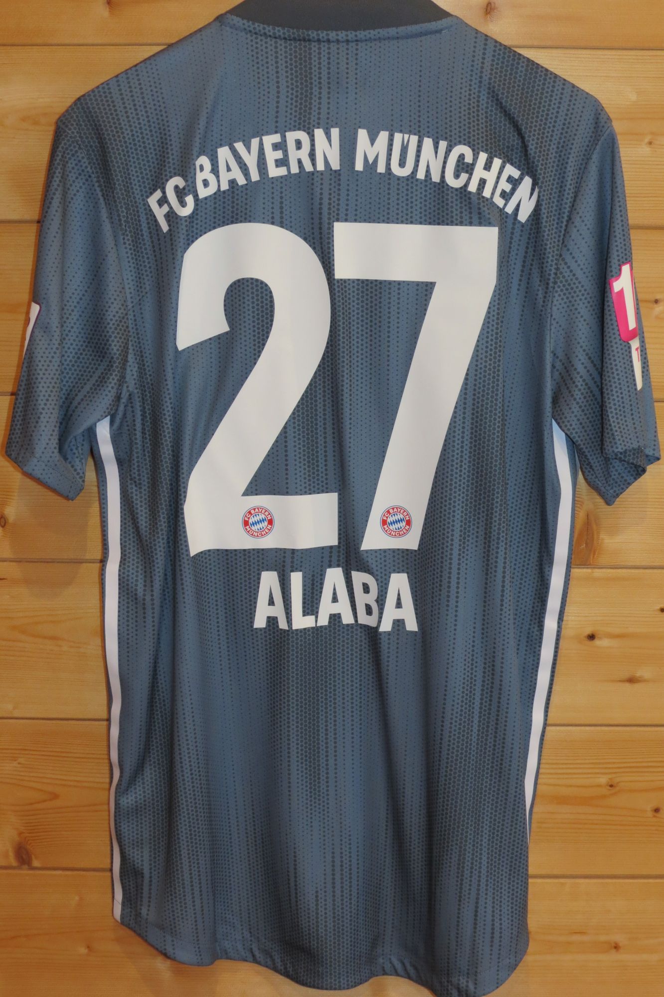 trikot-1532-bayern-alaba-rCA57847A-1674-88C7-813A-9726143FD204.jpg