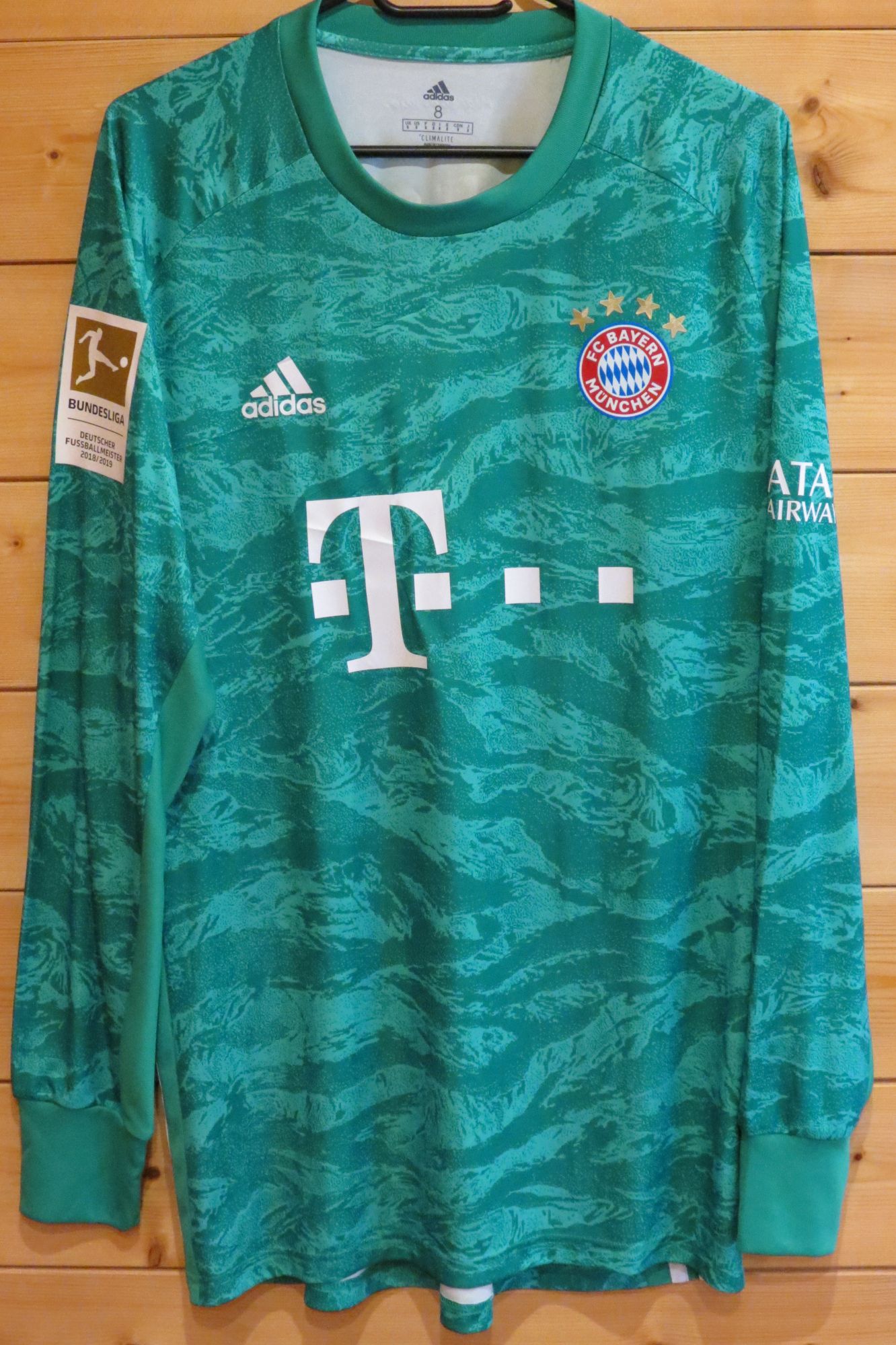 trikot-1233-bayern-neuer-fEBBD8300-24EA-49DB-CD5B-551F5E286D2C.jpg