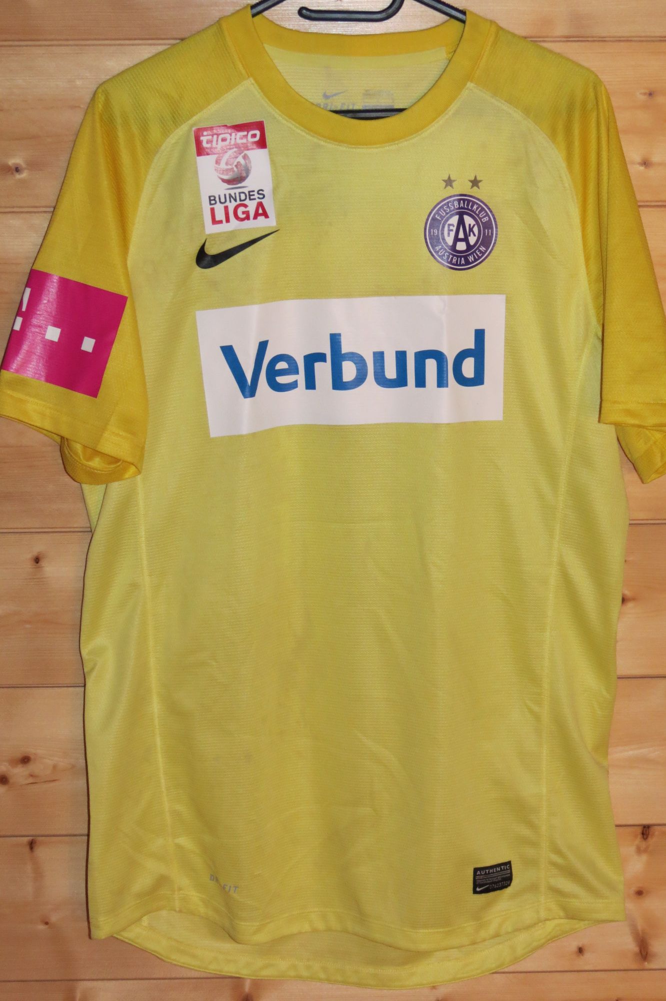 trikot-873-austria-lindner-f4610BC7A-1750-3F01-8DAF-437AF1CF9A1F.jpg