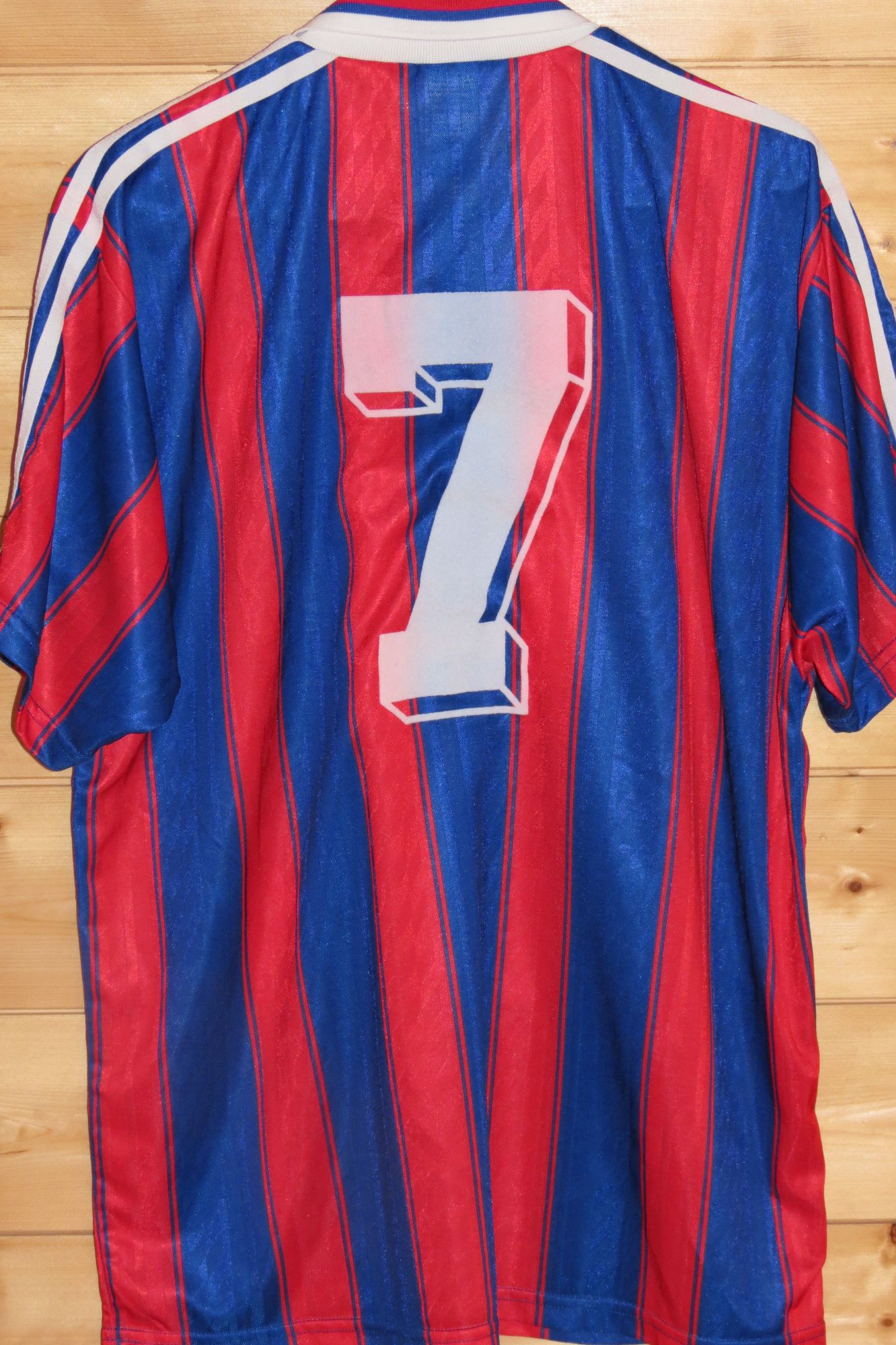 trikot-983-bayern-scholl-rD27483C4-3FD4-6481-D897-1E45A2370658.jpg