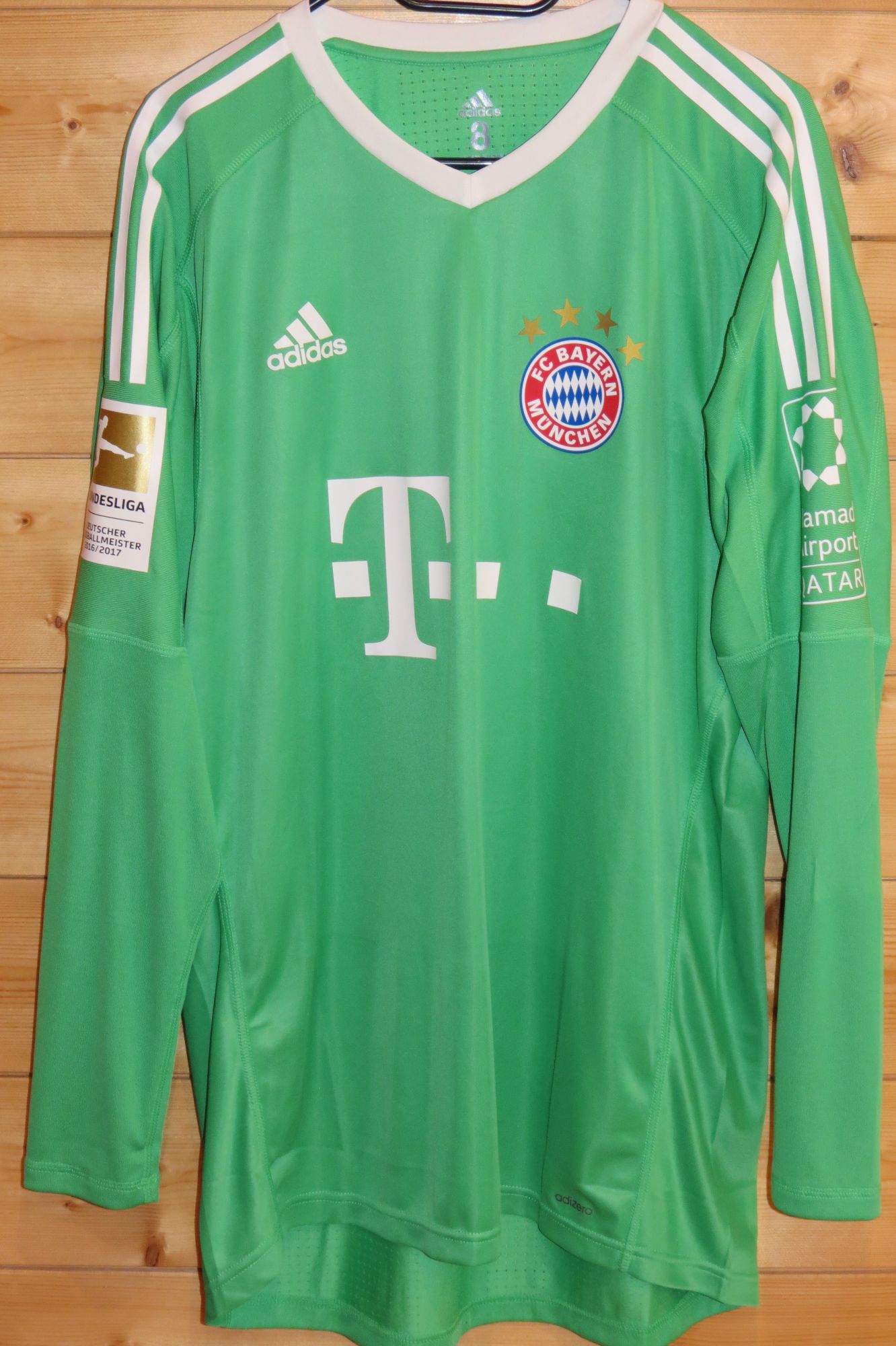 trikot-1318-bayern-ulreich-f92117407-7EED-7C51-56DF-ABACDD59A5F8.jpg