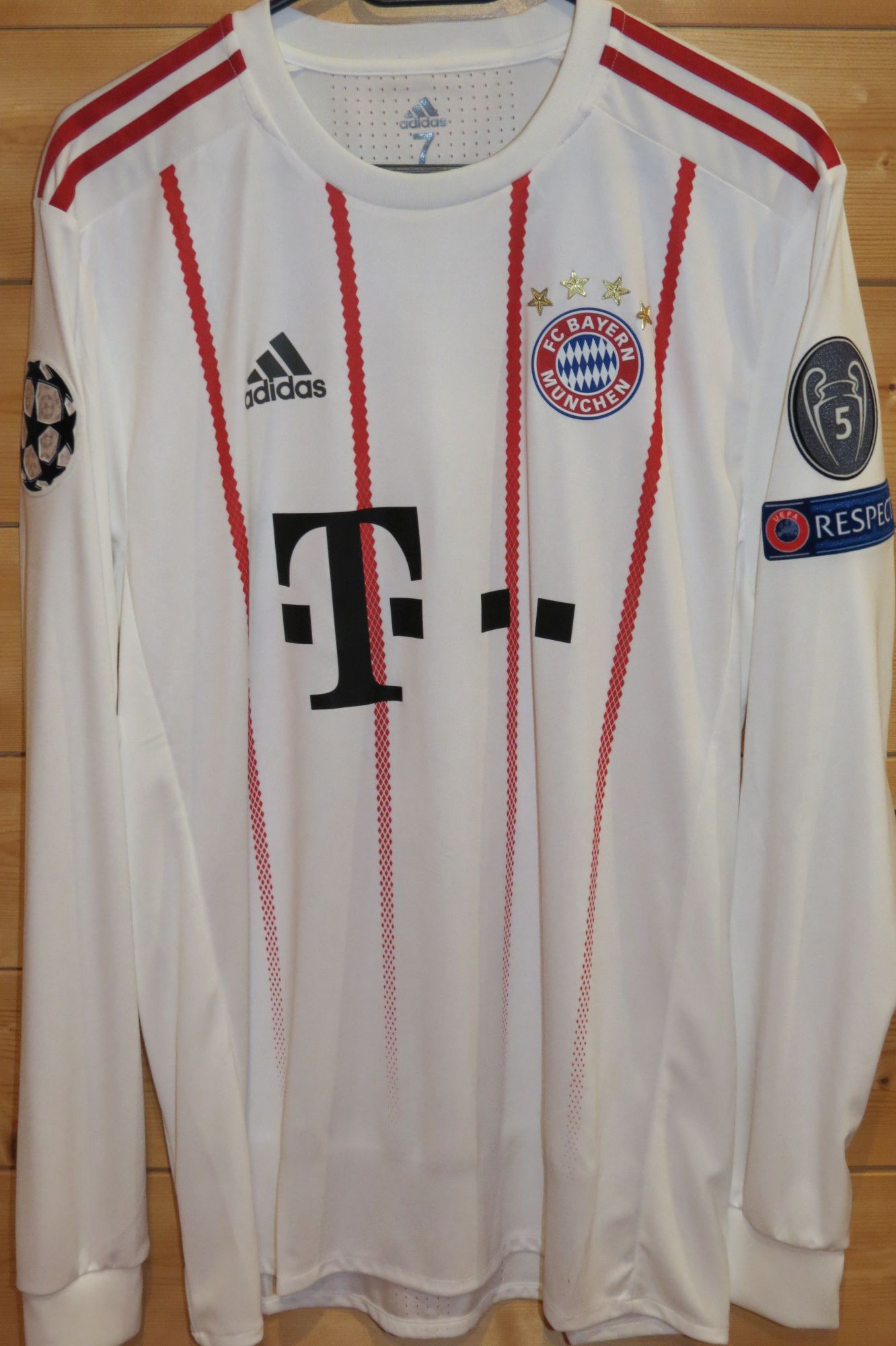 trikot-1481-bayern-wagner-f3D64F8BD-FD29-F040-0F79-02C21D155CAF.jpg