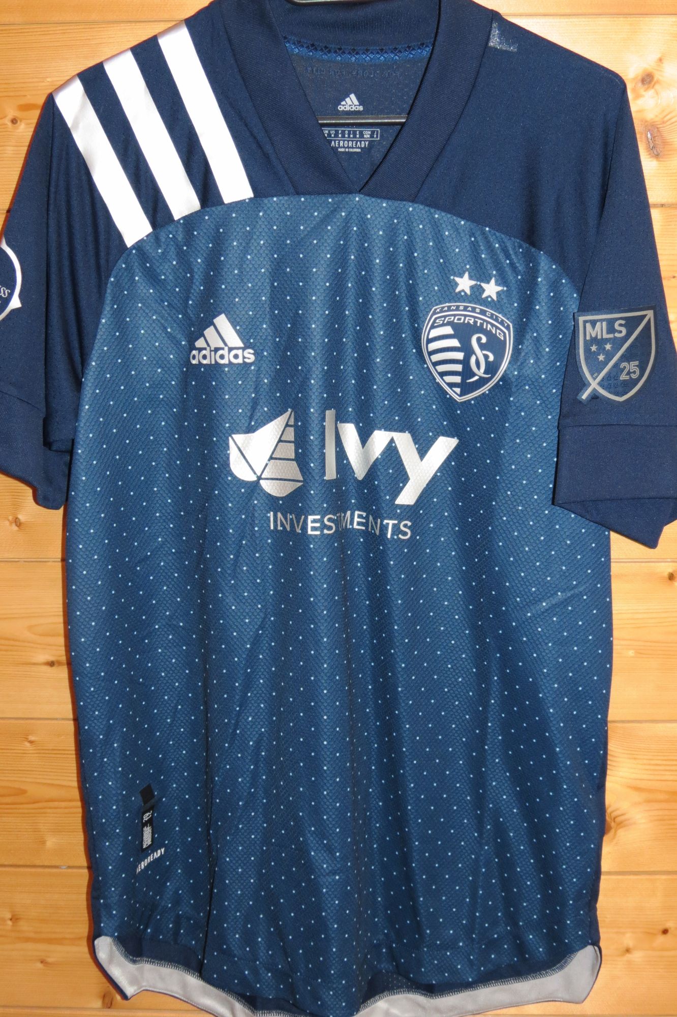 trikot-1688-kansas-puncec-fE40ED11F-FCC7-9409-D43B-B4E07C204EC6.jpg