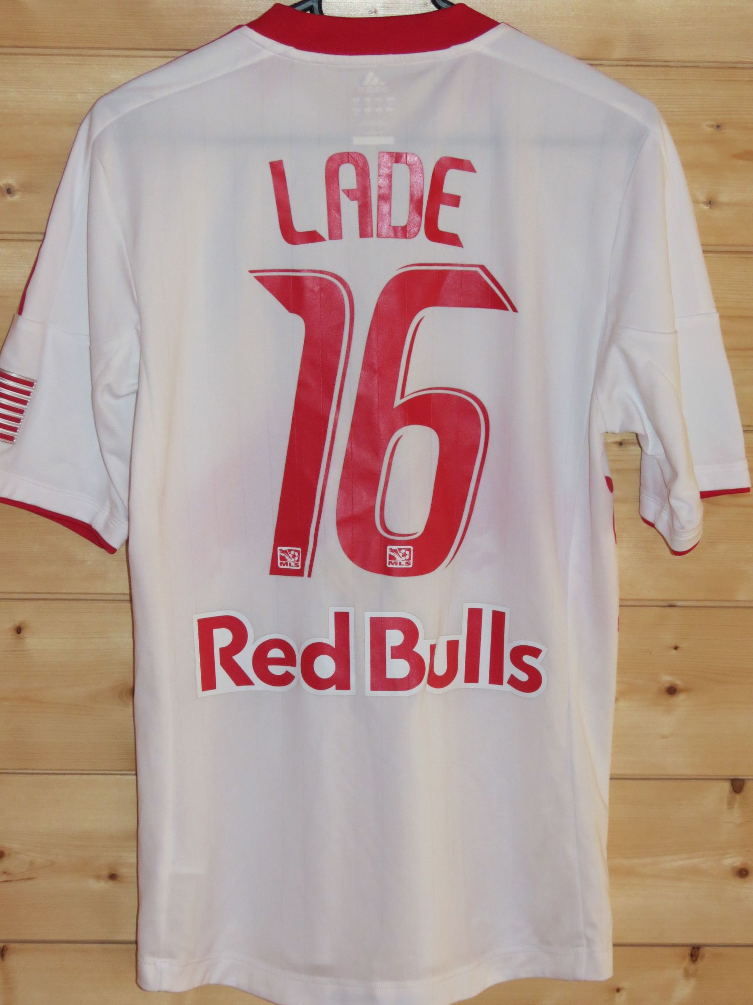 trikot-774-redbull-lade-r3E829F03-C5DC-59C9-3963-F581797EF7FD.jpg