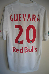 trikot-253-redbulls-guevara-r41784A26-3B27-16AB-23F2-43B81CC9EDFC.jpg
