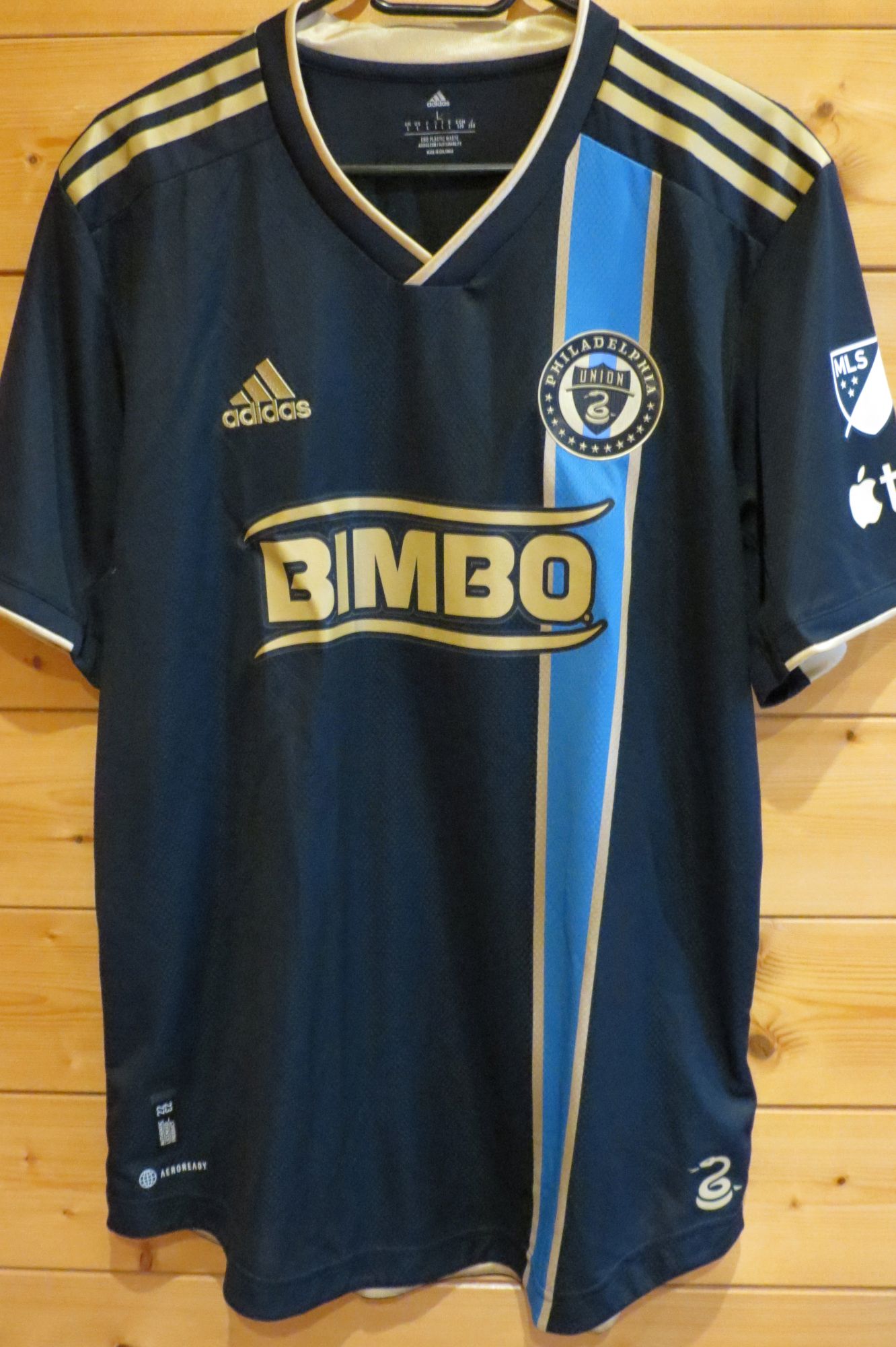 trikot-1641-philadelphia-uhre-f3582AAF3-1670-01E3-D762-E2D488D94AC0.jpg
