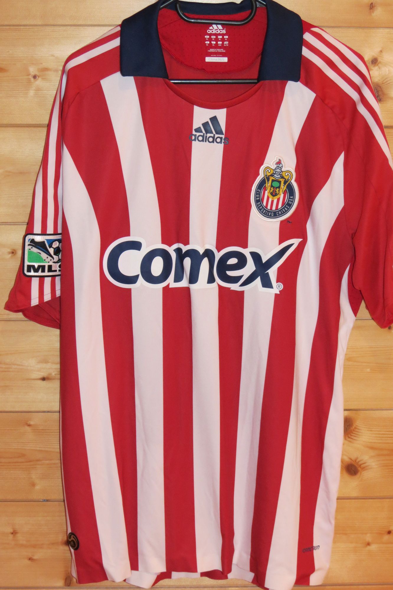 trikot-1023-chivas-thomas-f895FFBF6-D619-DDDC-7EF9-BCD4511FDF7D.jpg