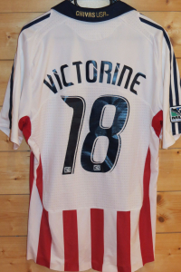 trikot-1022-chivas-victorine-r3F123285-7F68-D99A-D9ED-47128060A25E.jpg