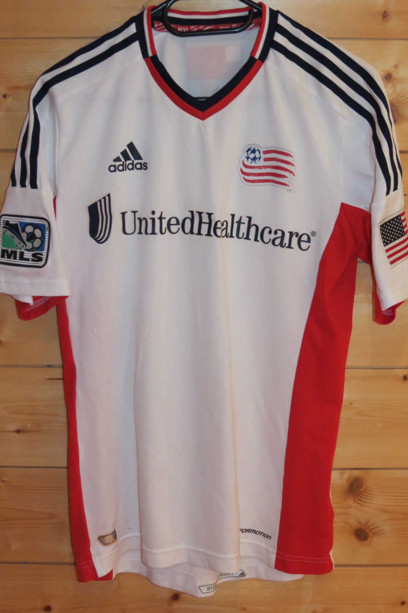 trikot-1034-newengland-nguyen-f90035EED-3DA4-1AE1-385D-EE5A4A620902.jpg