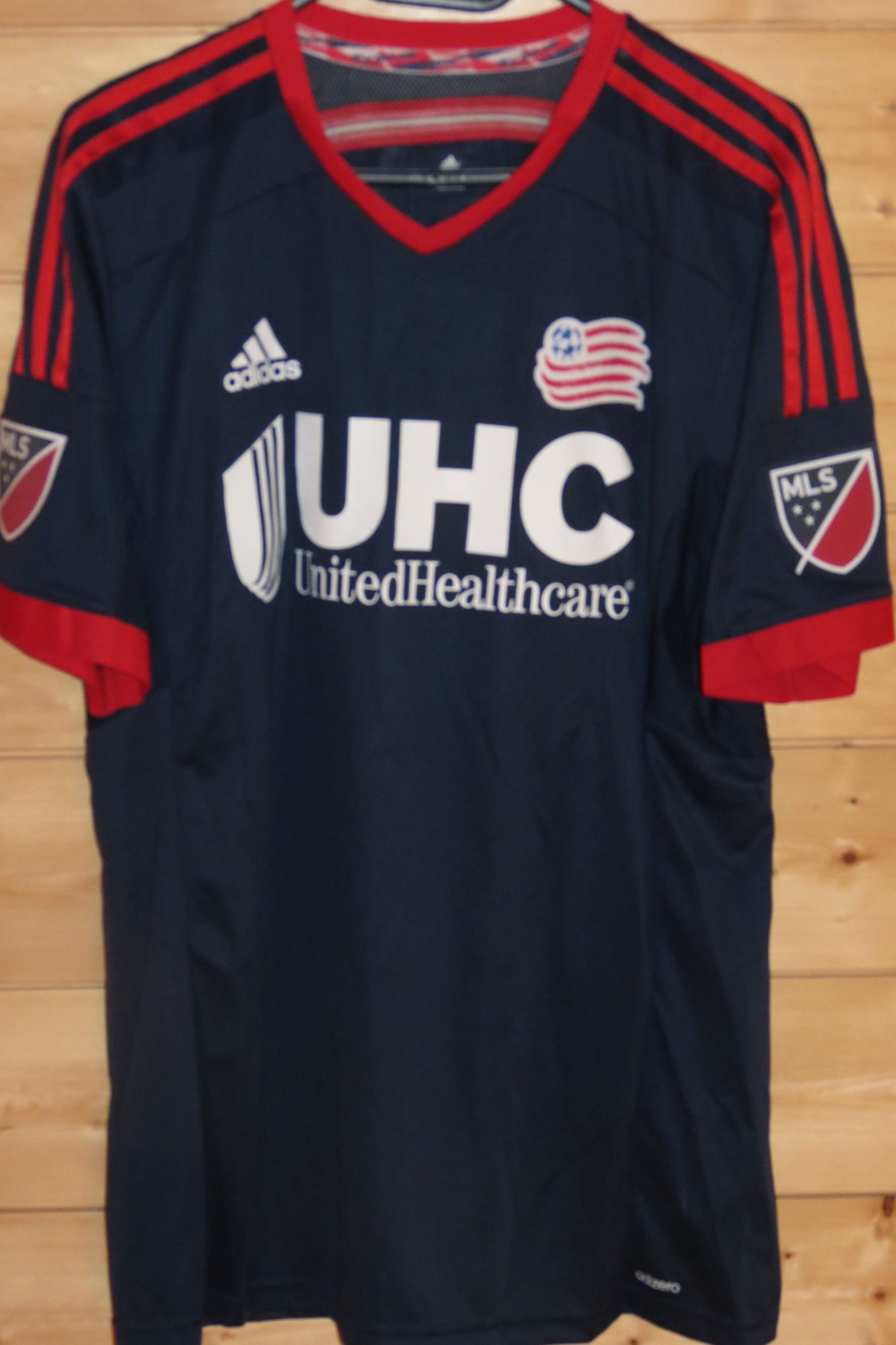 trikot-989-newengland-jones-fC429B288-E88C-A1C2-1EDA-A318C03976A8.jpg