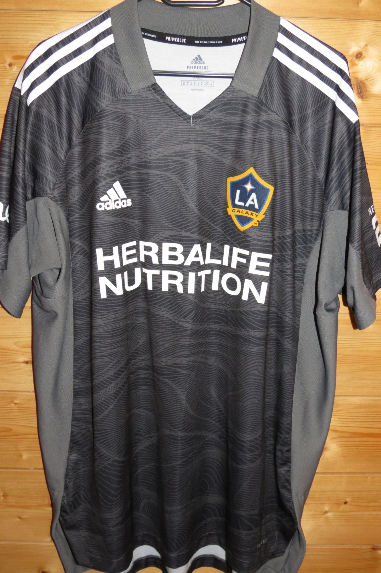 trikot-1561-galaxy-bond-f8DF894FD-EFF4-74A9-F6EF-E2A22B3A89DE.jpg