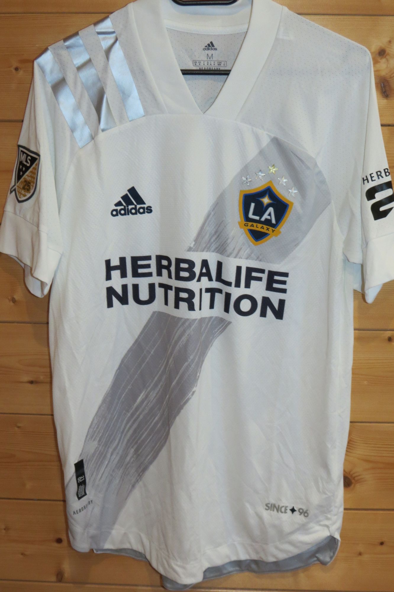 trikot-1691-galaxy-fletscher-f88D59AD3-1B6D-E701-1773-DA2934FB1ED4.jpg