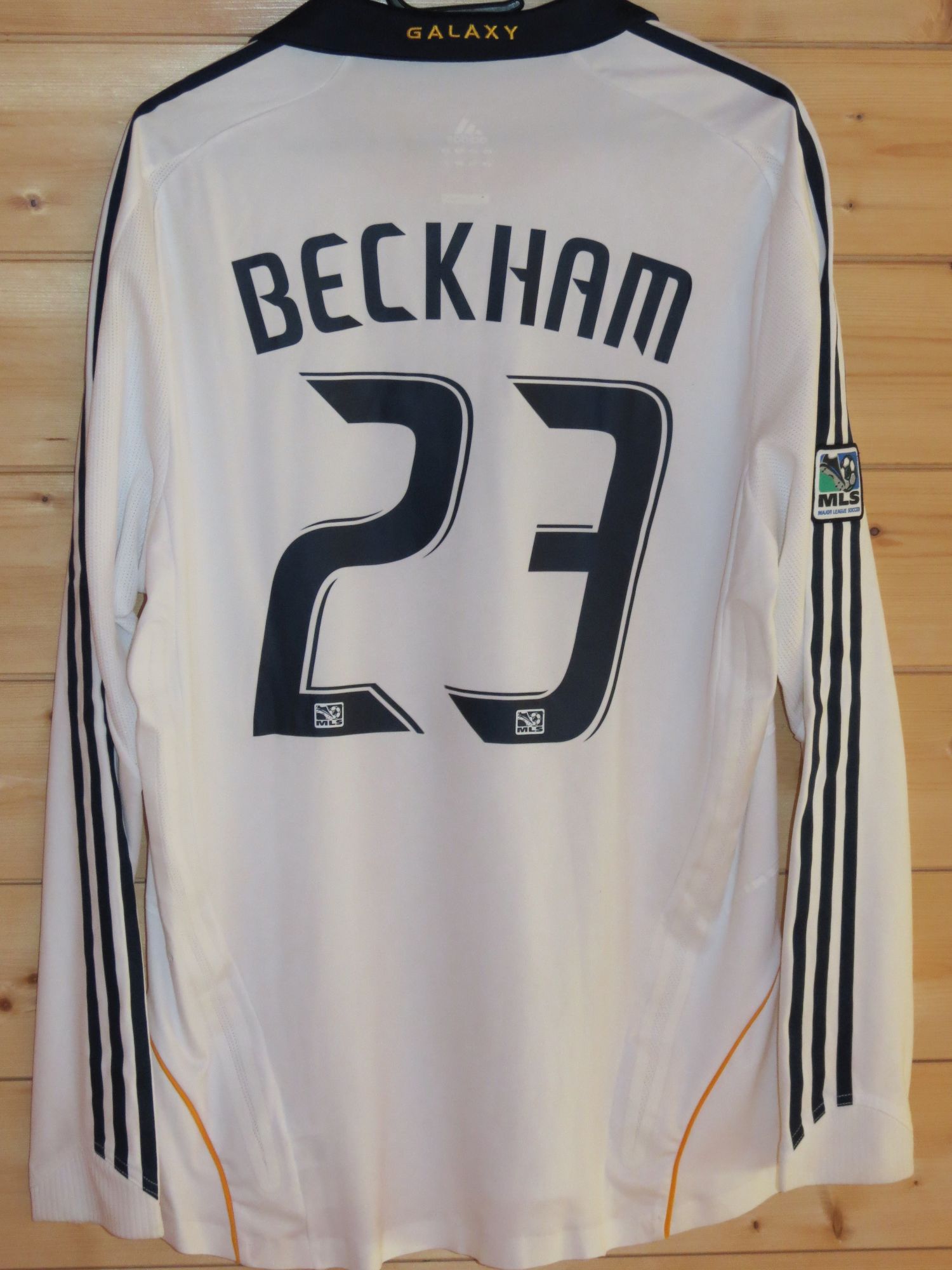 trikot-833-galaxy-beckham-r789491CE-0386-CCD3-3C69-2A66202E3A76.jpg