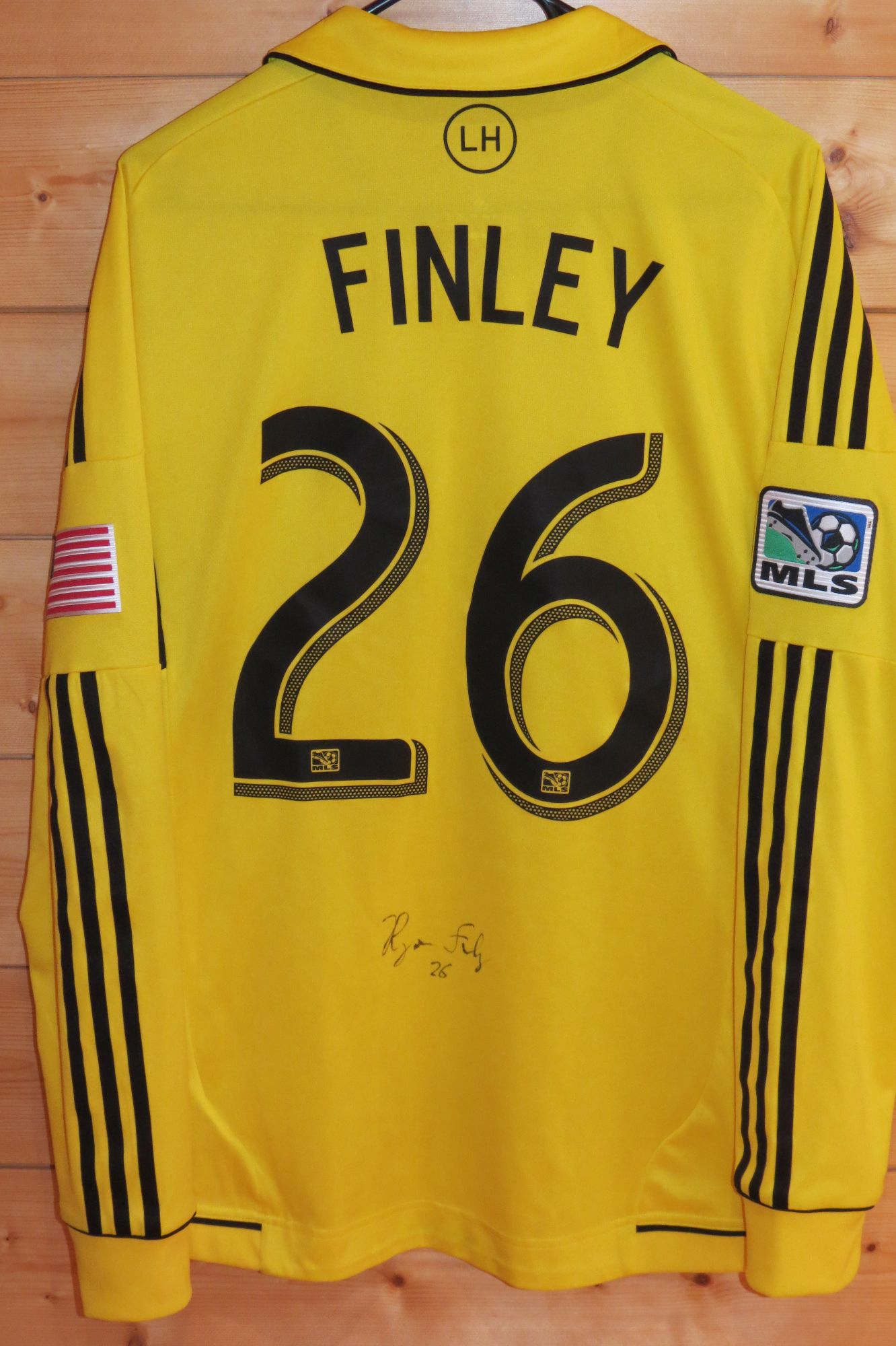 trikot-1035-columbus-finley-r98AD52A0-18BD-6D62-8787-FDE66E55EBF8.jpg