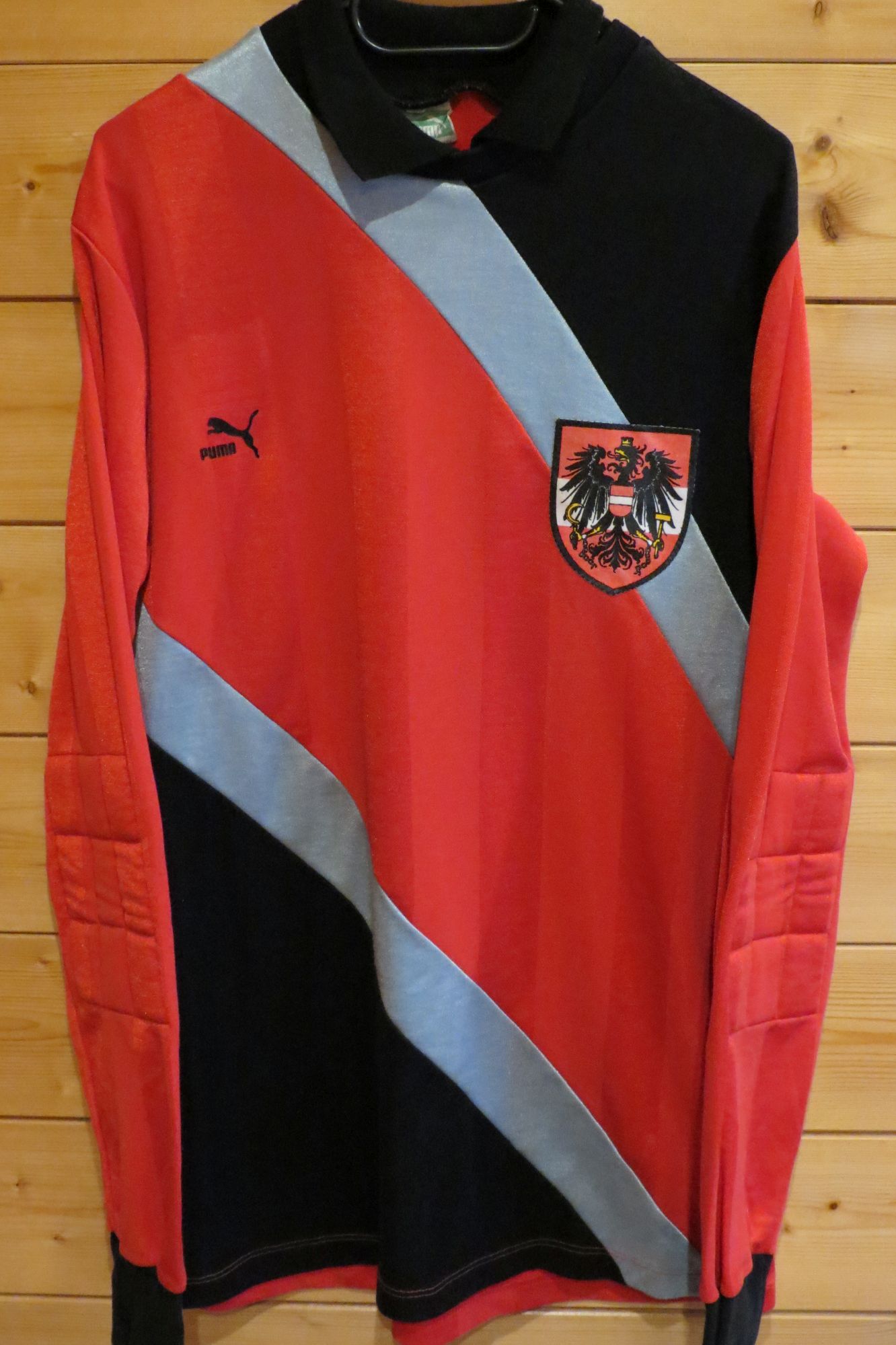 trikot-1639-oesterreich-feurer-f2D336EBE-A228-AA1F-A405-70844E13E64A.jpg
