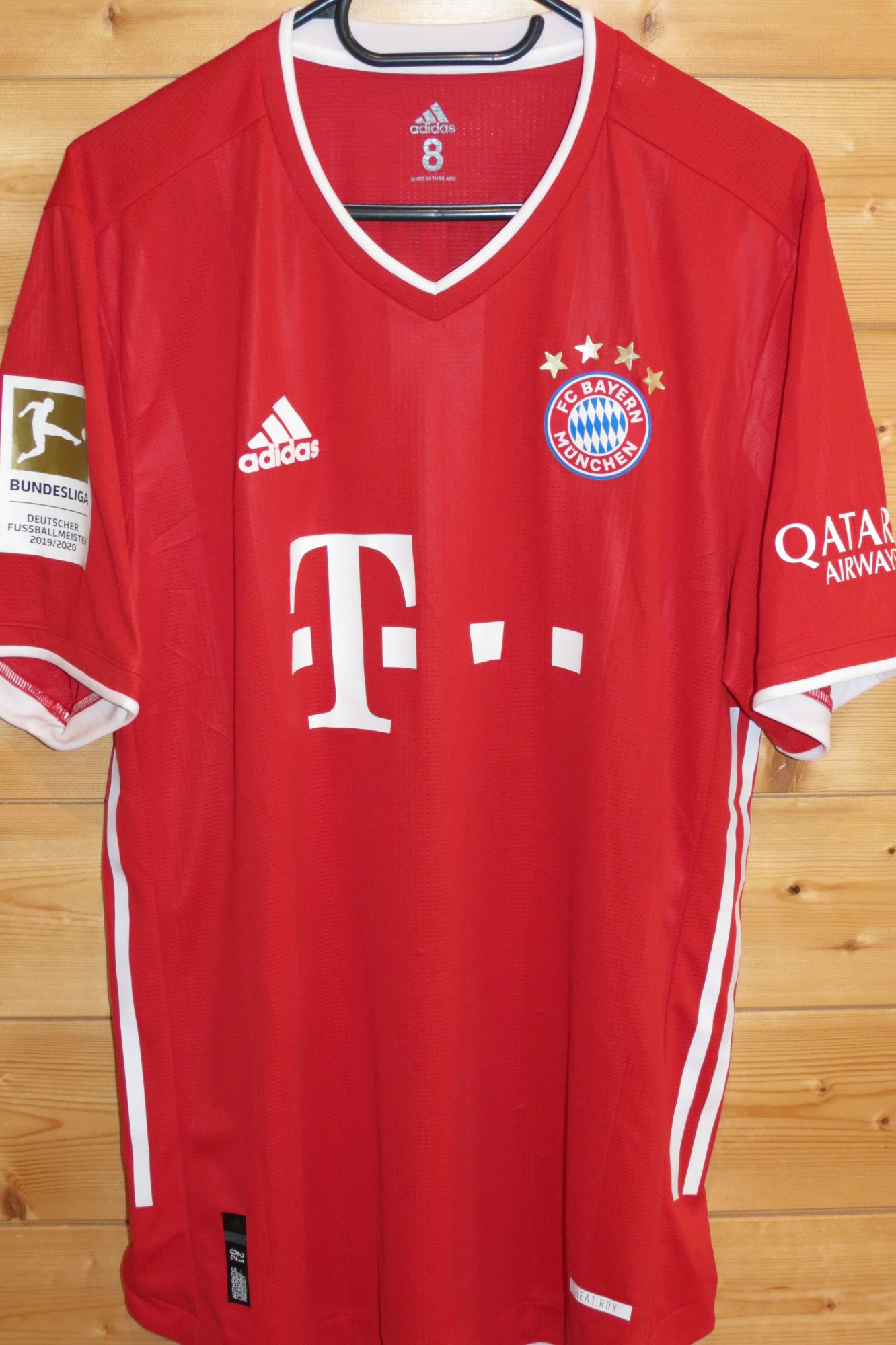 trikot-1368-bayern-martinez-f4F6D00E2-9C8C-3687-D65B-C9FD99F20273.jpg