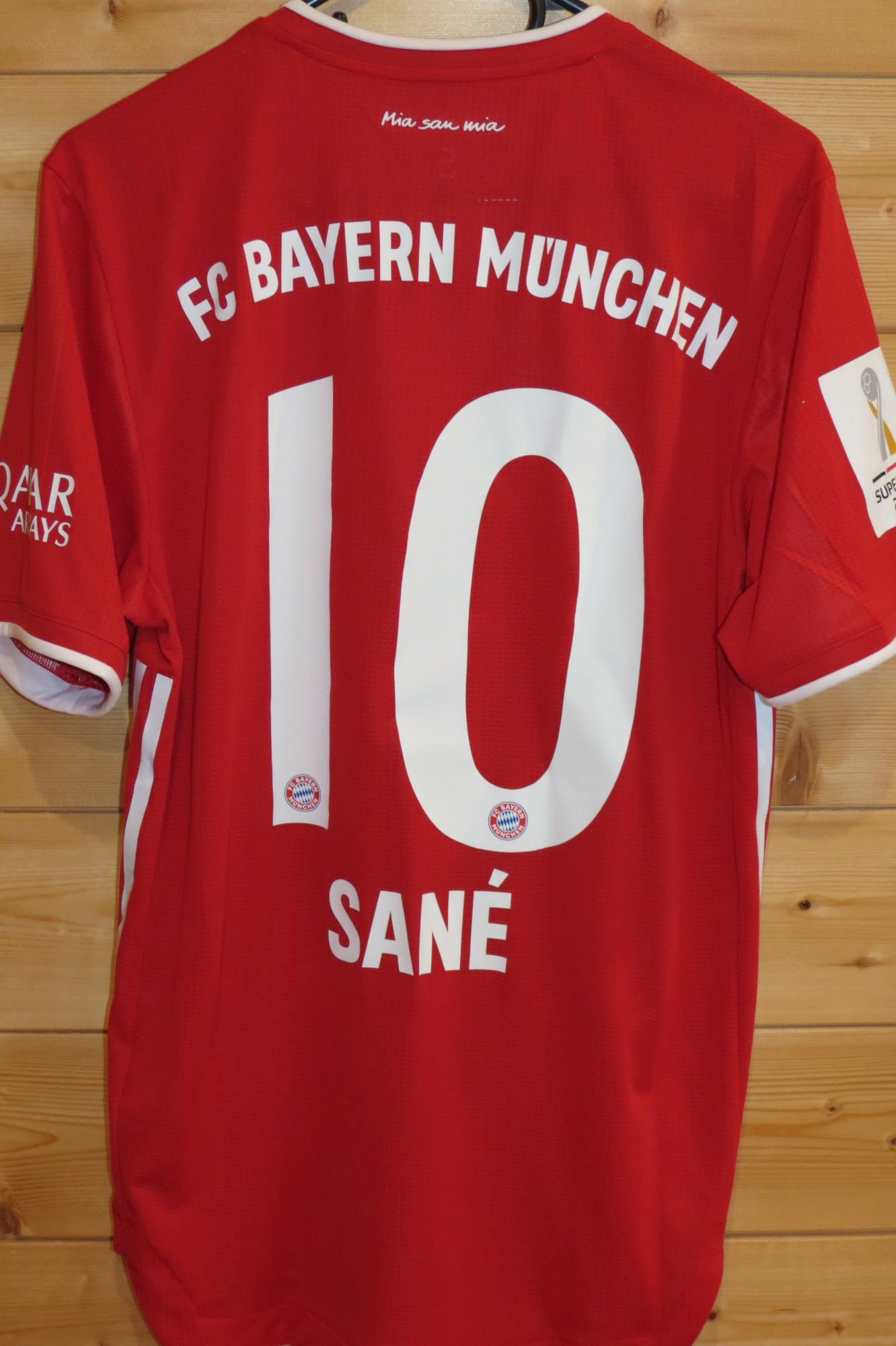 trikot-1373-bayern-sane-r233D44B2-0690-4635-BD3D-0FF48B3D03E4.jpg