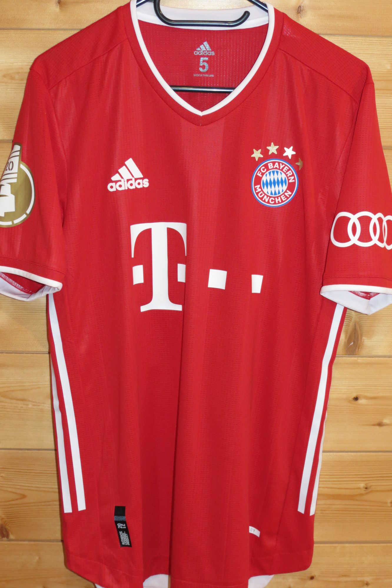 trikot-1386-bayern-hernandez-fF3DE9959-29D0-DB90-6402-6B87FA6D3DB0.jpg