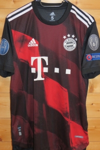 trikot-1366-bayern-alaba-f8213FF35-AEA5-4905-12D3-F7D9EF1C9946.jpg