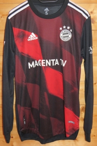 trikot-1776-bayern-sane-f2FB7E727-3278-78D6-4885-A16E25AF0462.jpg