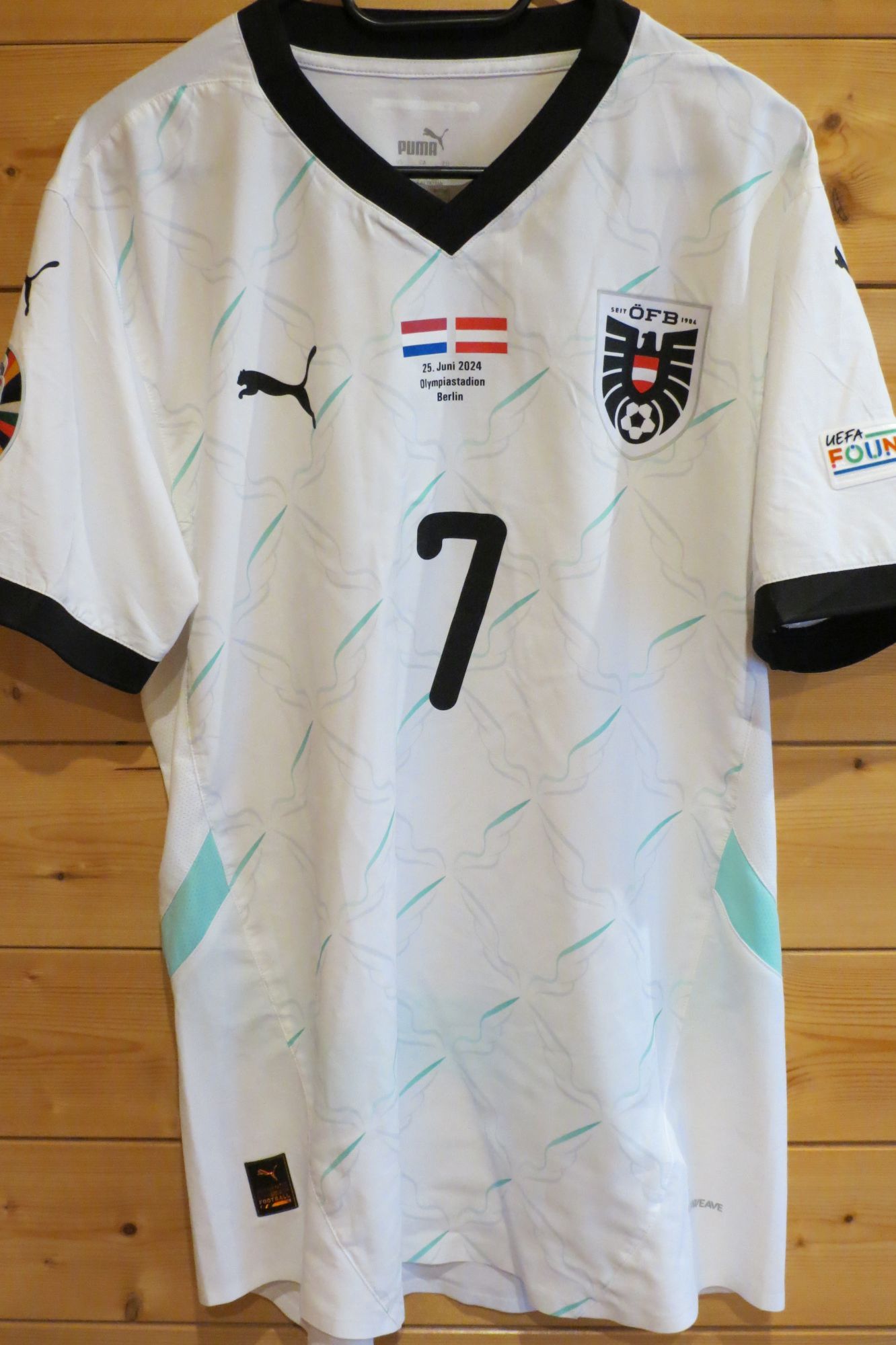 trikot-1650-oesterreich-arnautovic-f6758D7C6-A75E-76C9-855C-3D0A3F65D3A5.jpg