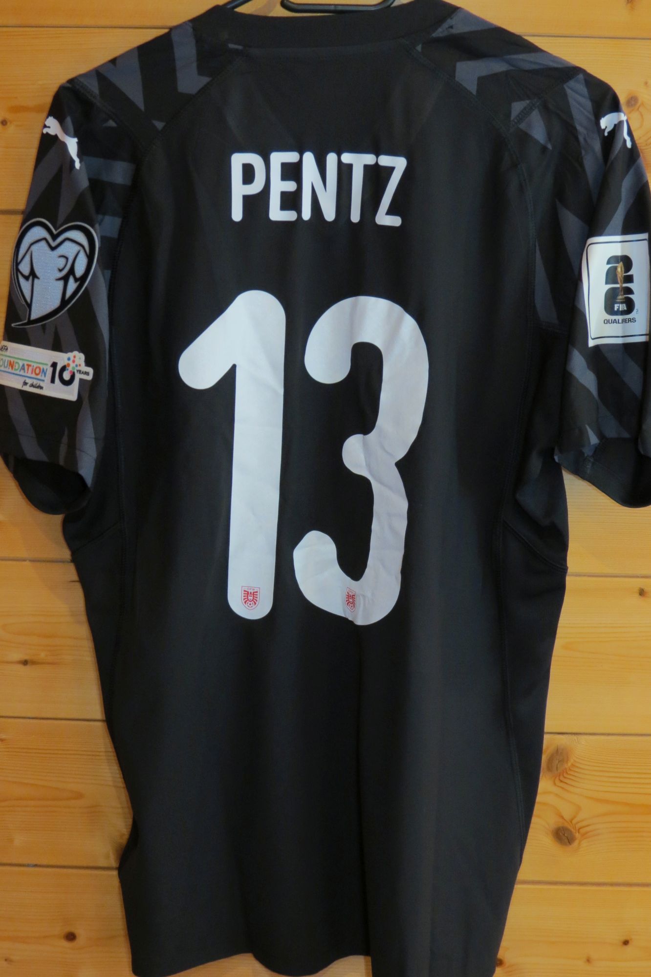 trikot-1732-oesterreich-pentz-rD354C82E-C204-F2FD-3292-5D14C837BA34.jpg