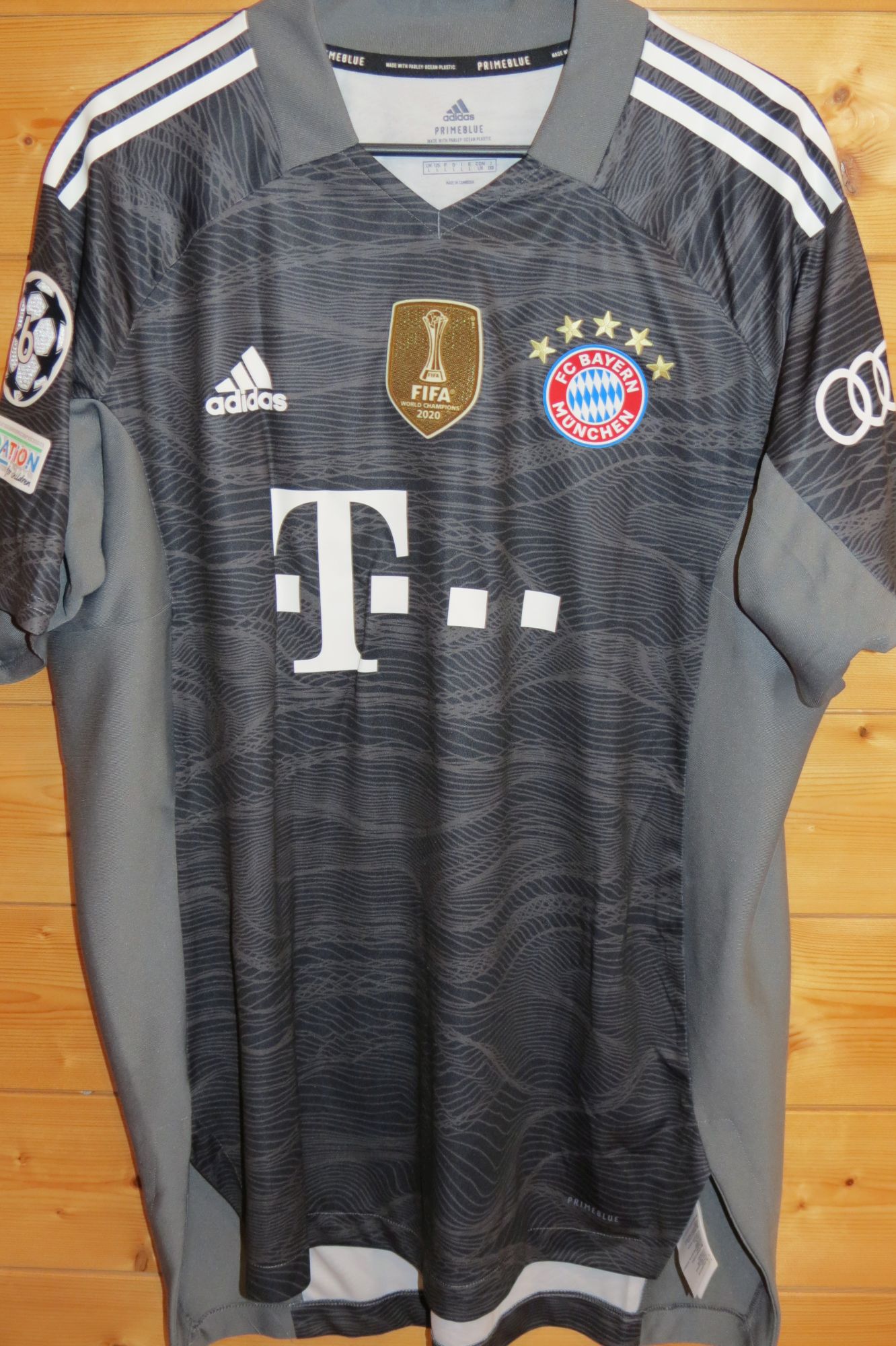 trikot-1725-bayern-neuer-fE9E80F57-E343-D050-F139-B0FF2F6E0890.jpg