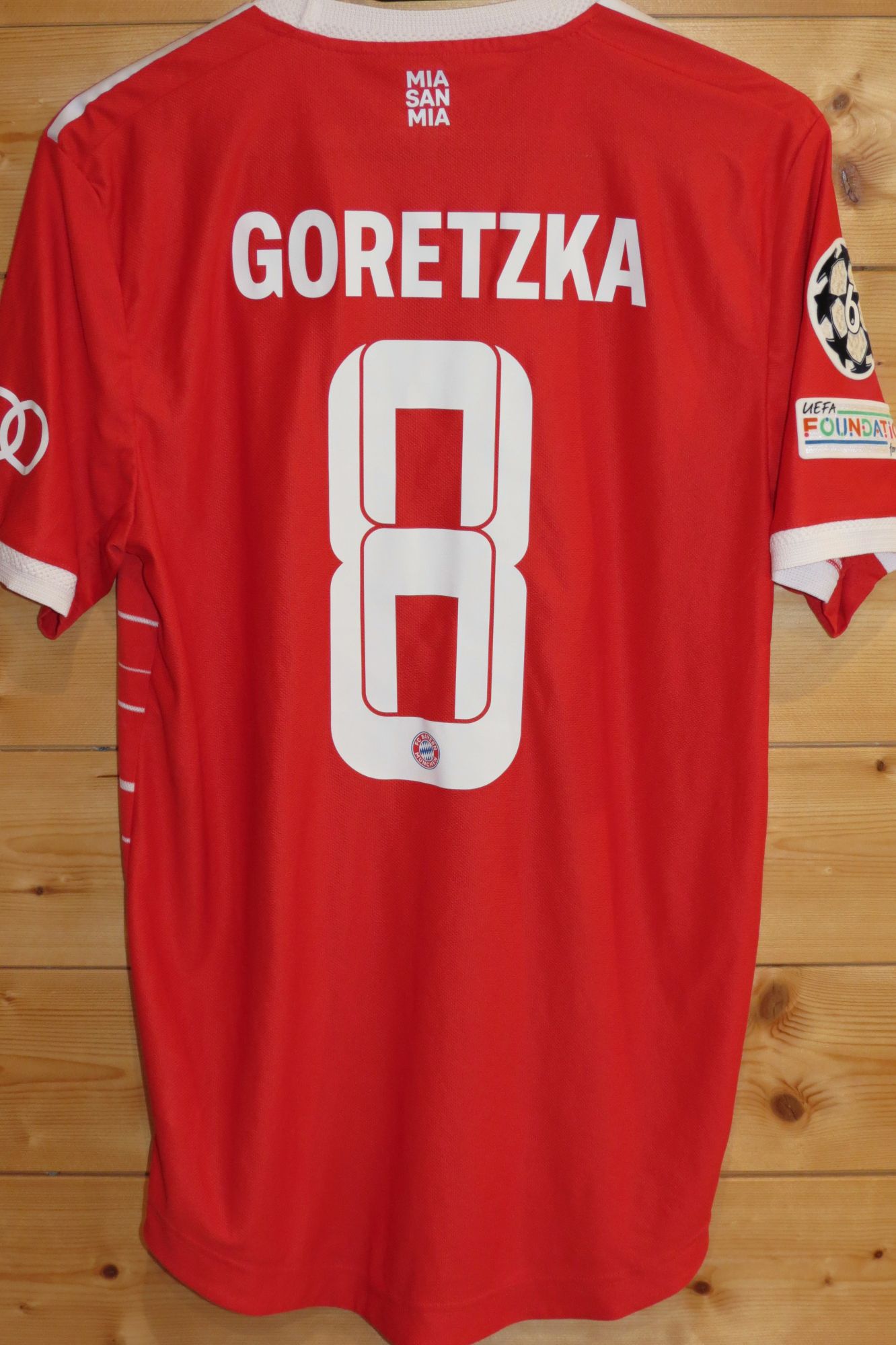 trikot-1607-bayern-goretzka-r46DF4D1E-5736-1756-EA52-0114E63AD450.jpg