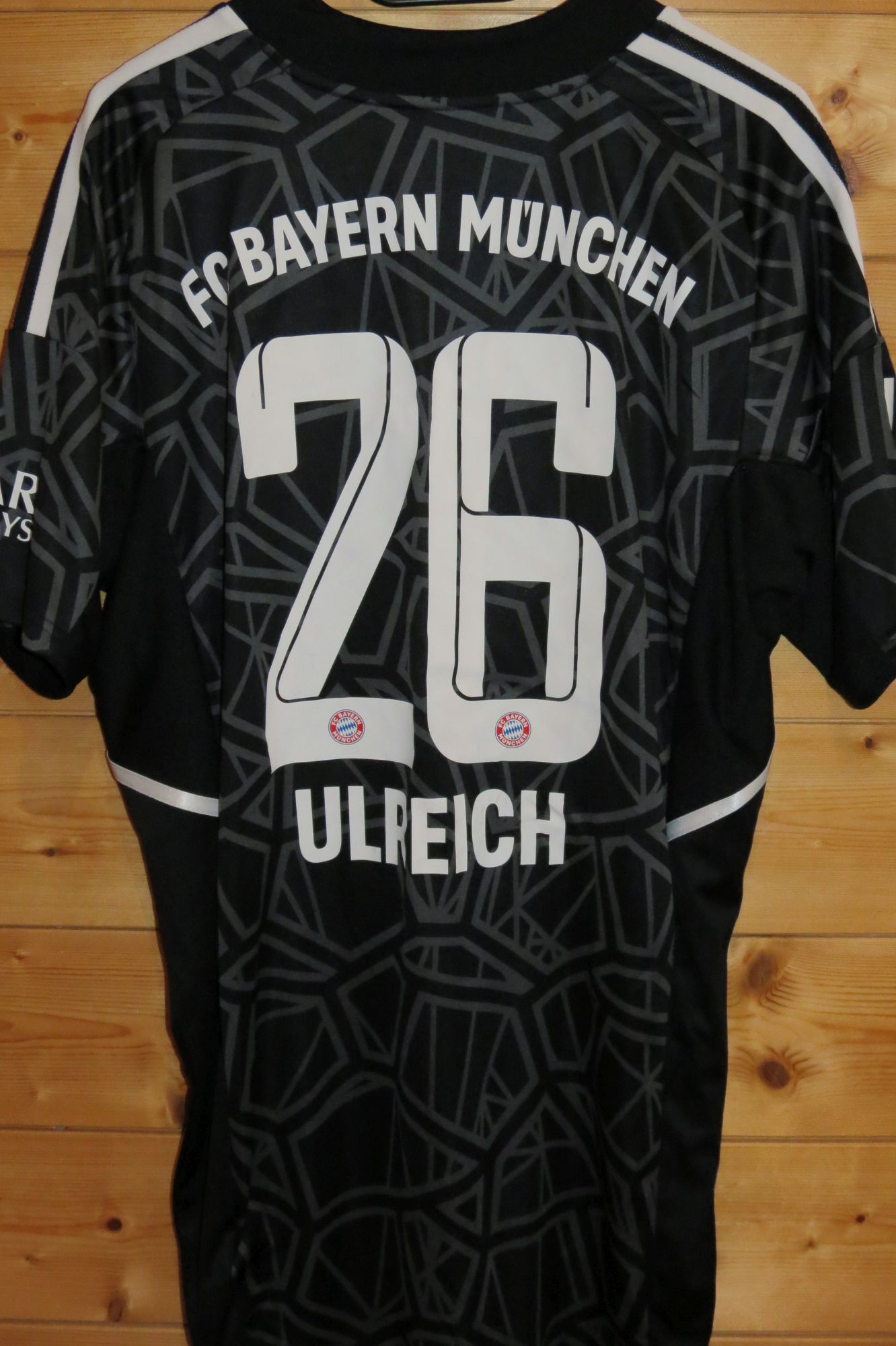 trikot-1774-bayern-ulreich-rCE5CFC8C-759C-DF3D-5283-43ED302DC130.jpg