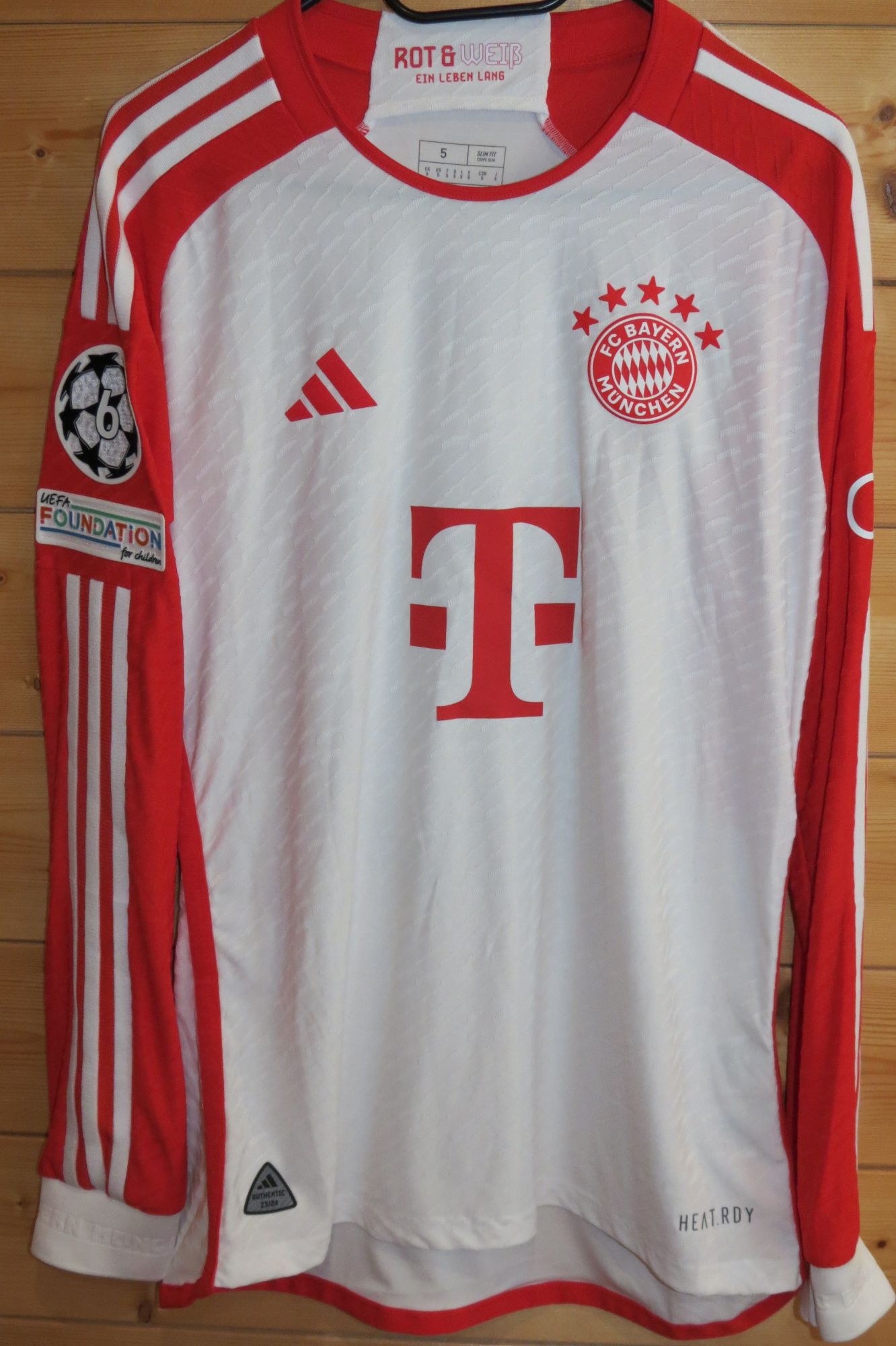 trikot-1722-bayern-goretzka-f68360716-B5F8-D306-CC00-1AF1797BFD53.jpg