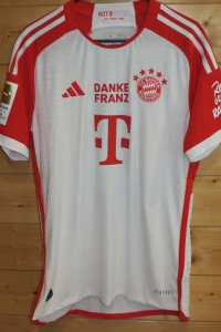 trikot-1664-bayern-upamecano-f51A90D94-6D7A-1EA7-D568-8392042C743C.jpg