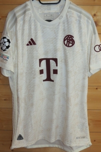 trikot-1726-bayern-kane-fC830D236-019D-6AB7-2345-68D30AD352F3.jpg