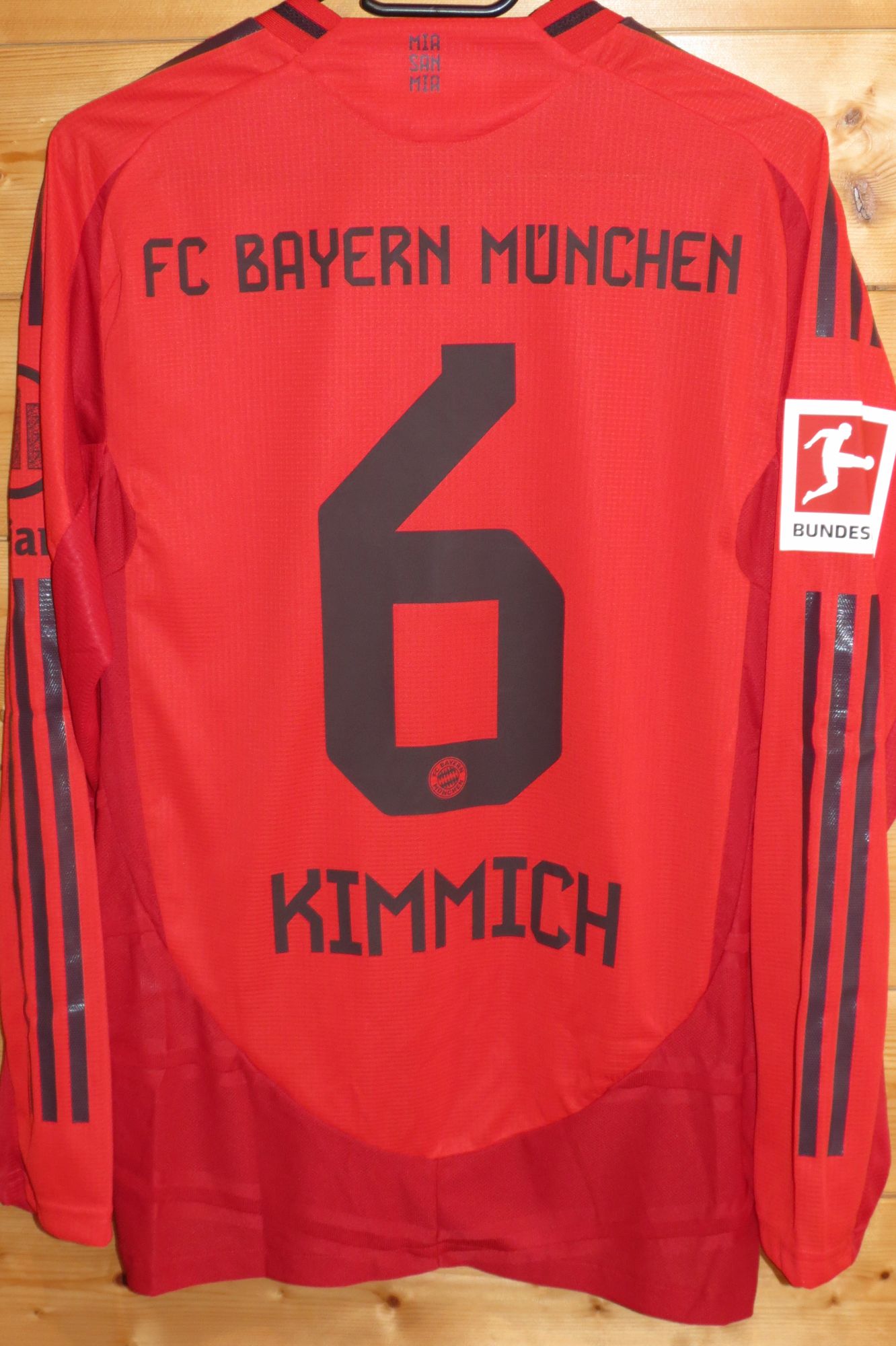 trikot-1669-bayern-kimmich-rF8B2A71F-810C-F3A7-7F90-0FB2529BBEE2.jpg