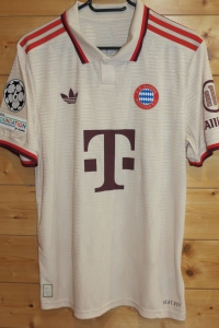 trikot-1670-bayern-stanisic-fC73CA57F-2F7B-D69B-F12F-854C44C4E02F.jpg