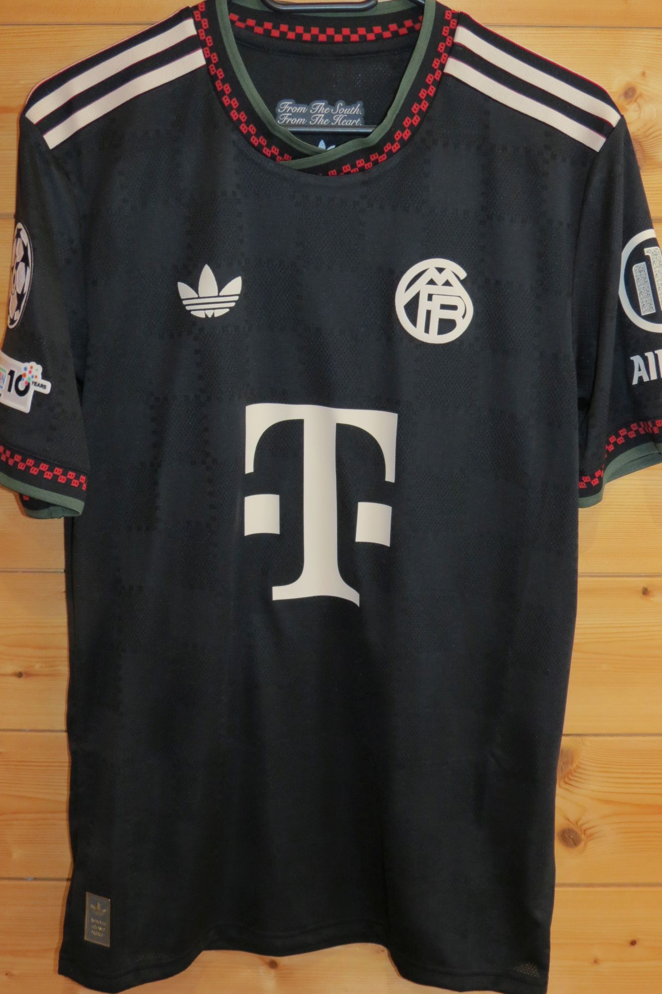 trikot-1741-bayern-musiala-fD65086DE-8ECA-E289-2342-88FF693F28BD.jpg