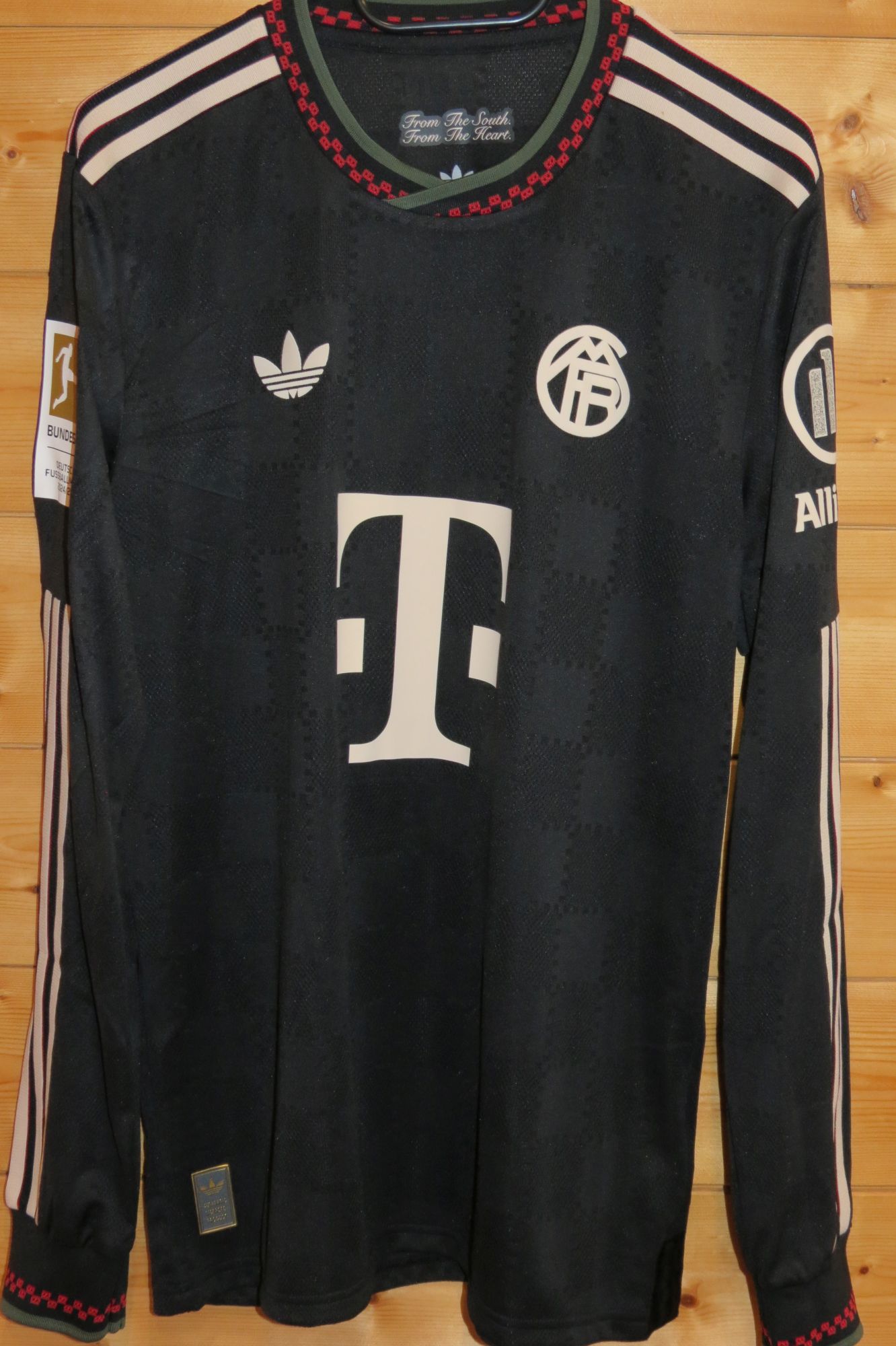 trikot-1780-bayern-diaz-f2F108C9C-019C-66A1-D531-7A70E23774B1.jpg