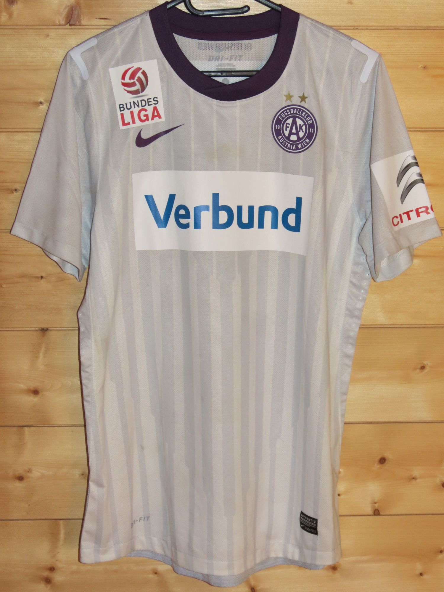 trikot-745-austria-simkovic-fDF6FD535-775D-D6F9-6394-63A7303CDE99.jpg