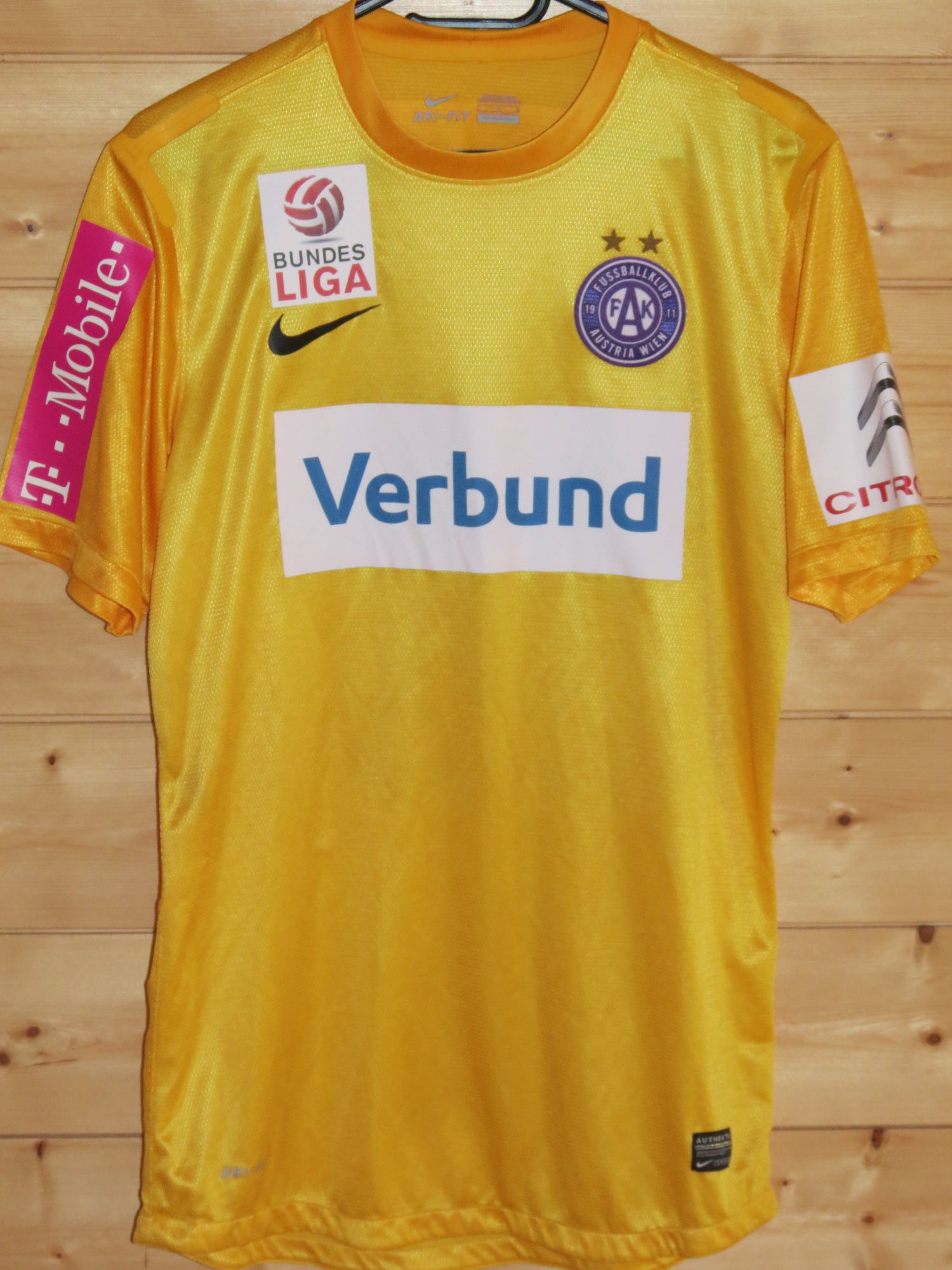 trikot-778-austria-lindner-fFB8E4114-C73D-92C6-DE5F-2B2A7AB2AB2B.jpg