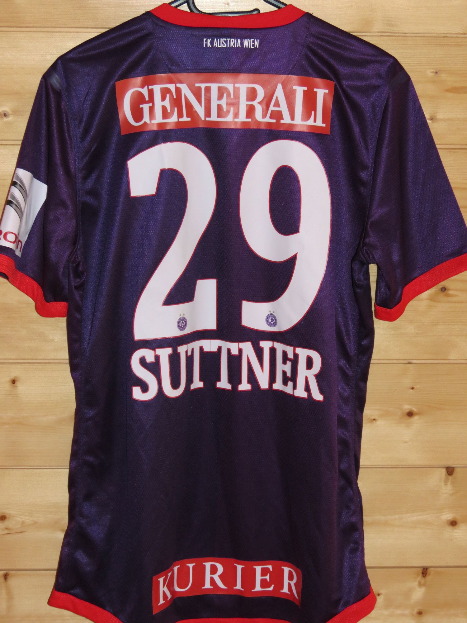 trikot-779-austria-suttner-rA6CD3608-6389-56DF-EABF-52A8B34C2800.jpg