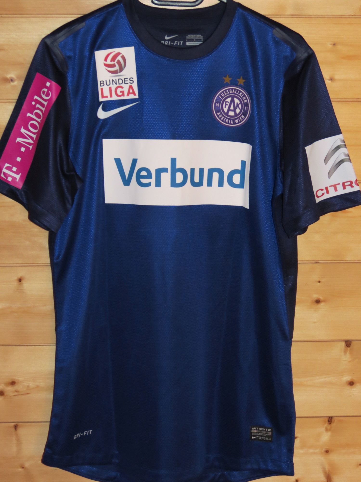 trikot-801-austria-kardum-f2D9826FF-911A-F0A4-645B-96DFFB19F92F.jpg