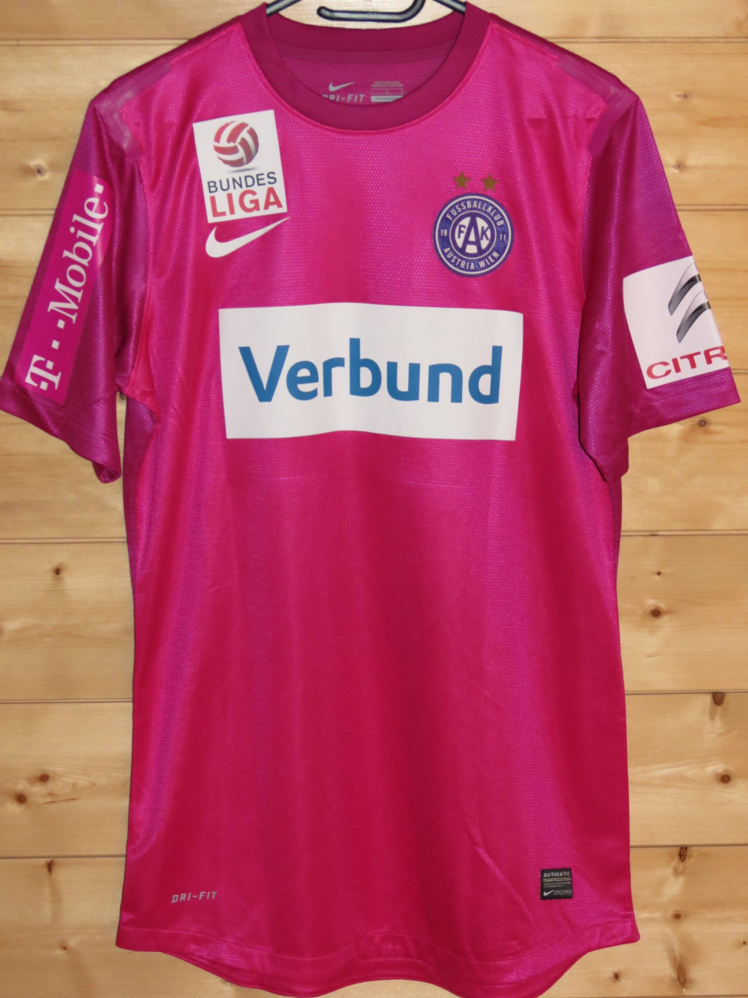 trikot-806-austria-kardum-fA1762226-BE4B-AA77-4C3E-59B4760A7B67.jpg