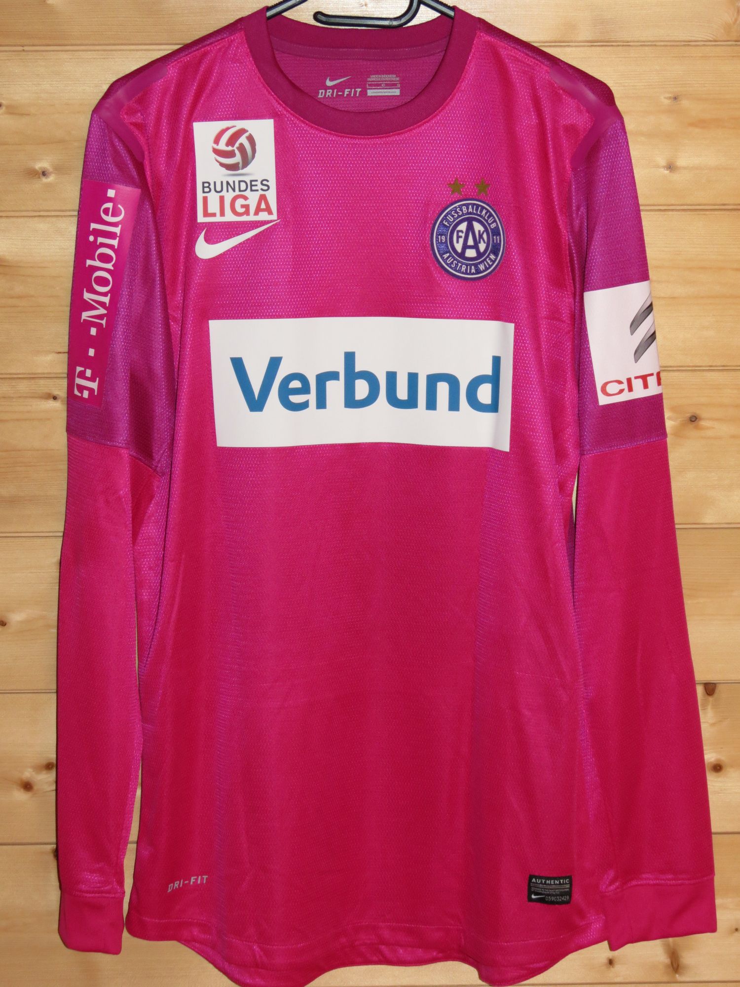 trikot-807-austria-lindner-f6259CB67-DDF1-CE37-B393-6AC23BDA9554.jpg