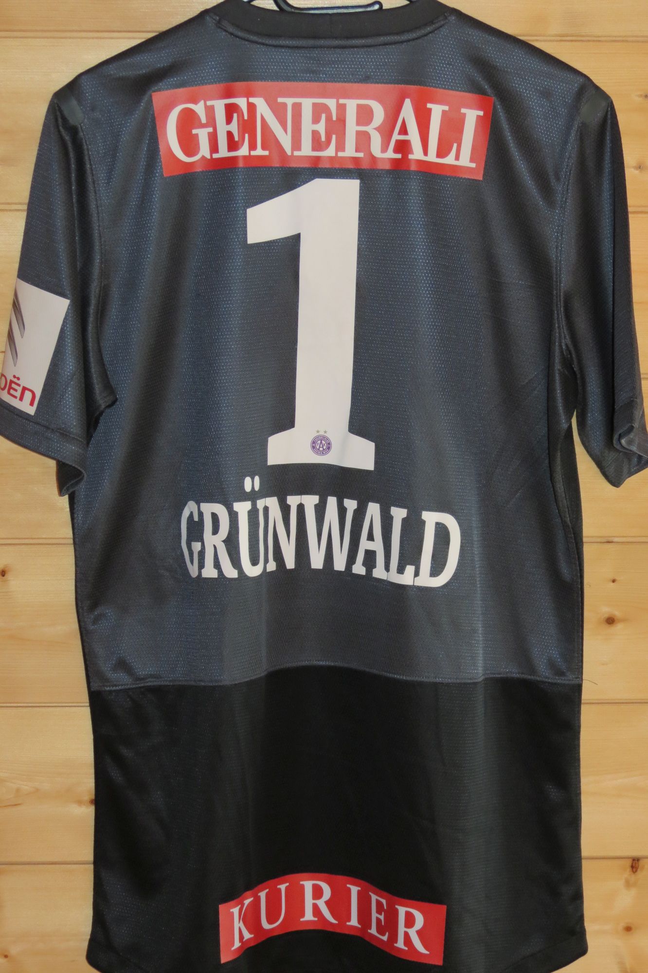 trikot-928-austria-gruenwald-rB3B574D7-40C0-532E-7C63-11FAA4BBFF66.jpg