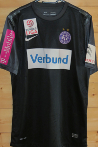 trikot-928-austria-gruenwald-f5E088334-2A82-C123-095C-68495142C3CC.jpg