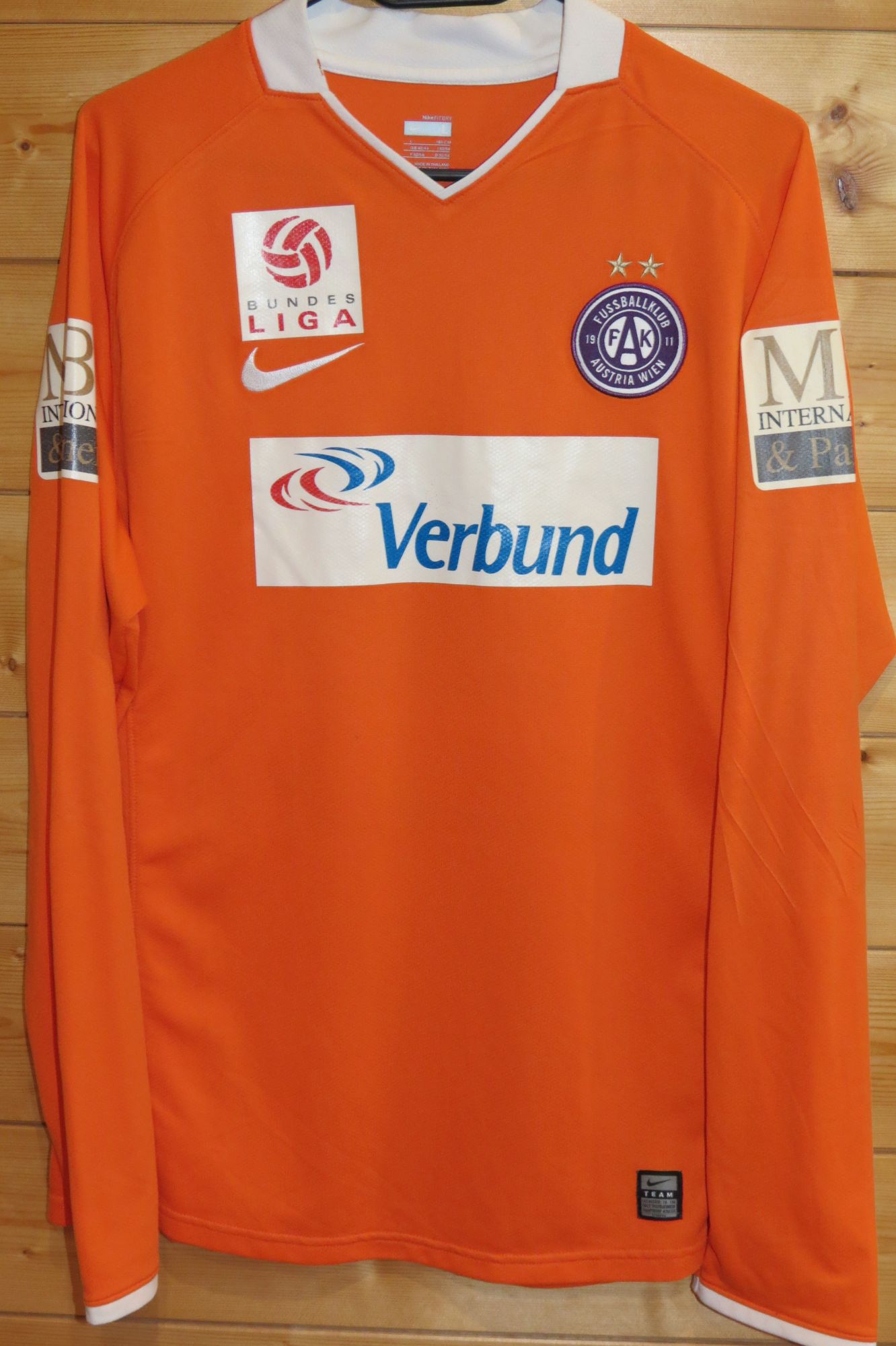 trikot-1773-austria-dimic-f57E34CBB-389B-E3D1-1BFA-2B7FA8EE2778.jpg