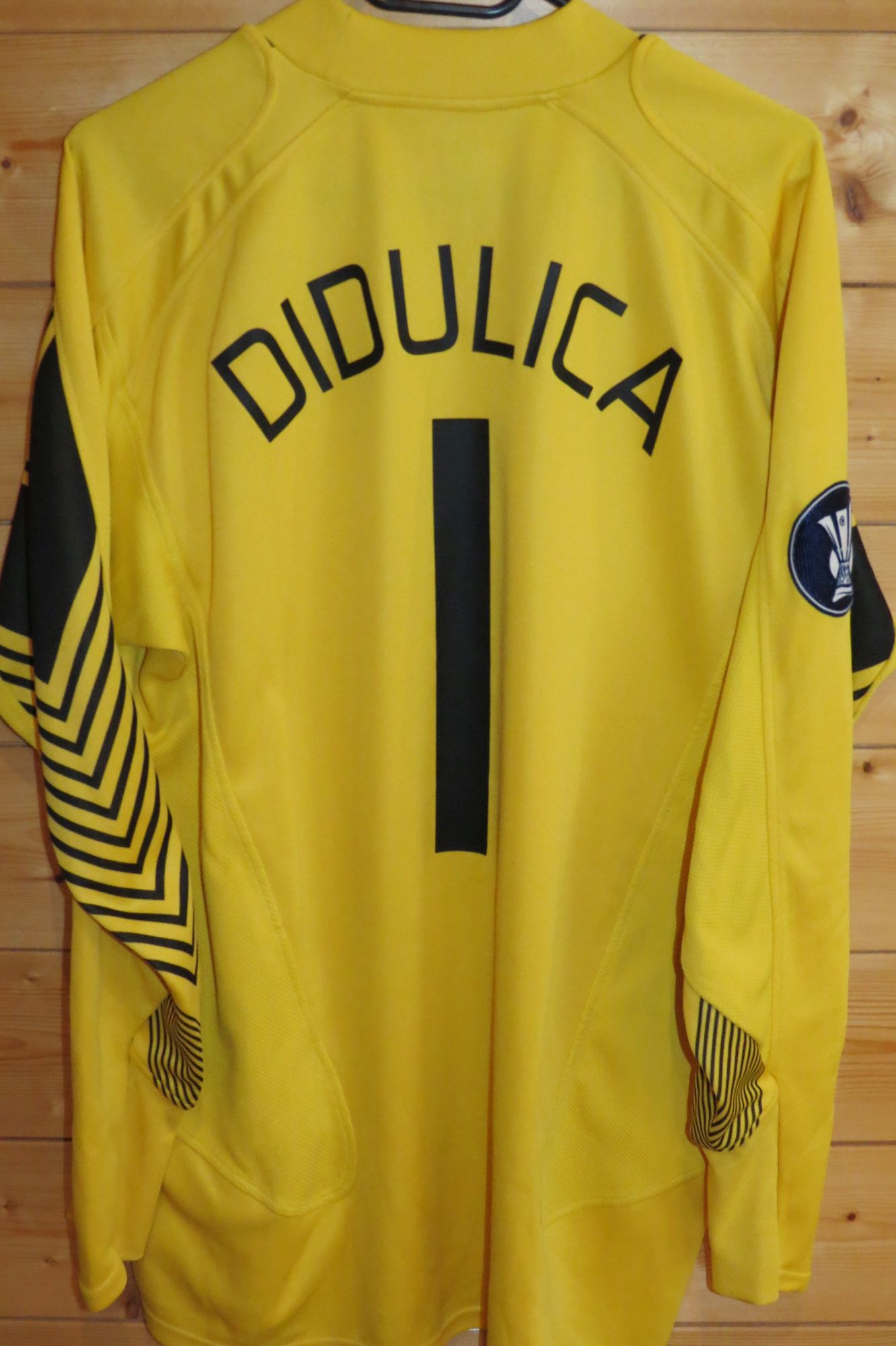 trikot-1576-austria-didulica-r2E3C53F5-3BAA-6877-2932-7FDD131B3430.jpg