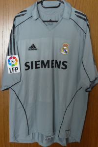trikot-433-real-ramos-f352374D0-DBFF-68E6-9894-81D2BD344085.jpg