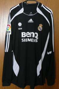 trikot-435-real-raul-f79AB2B3F-B001-4F7E-9FF7-9F0D07D521BC.jpg