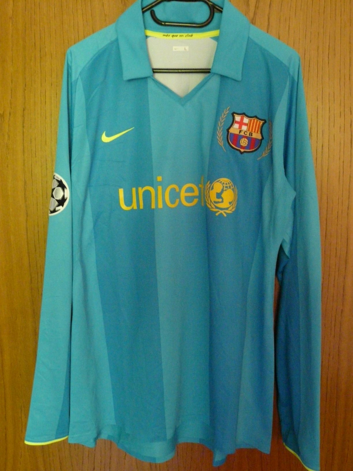 trikot-472-barcelona-puyol-f3F7C8515-D171-AC1B-40DD-88AF7F7D3BFB.jpg